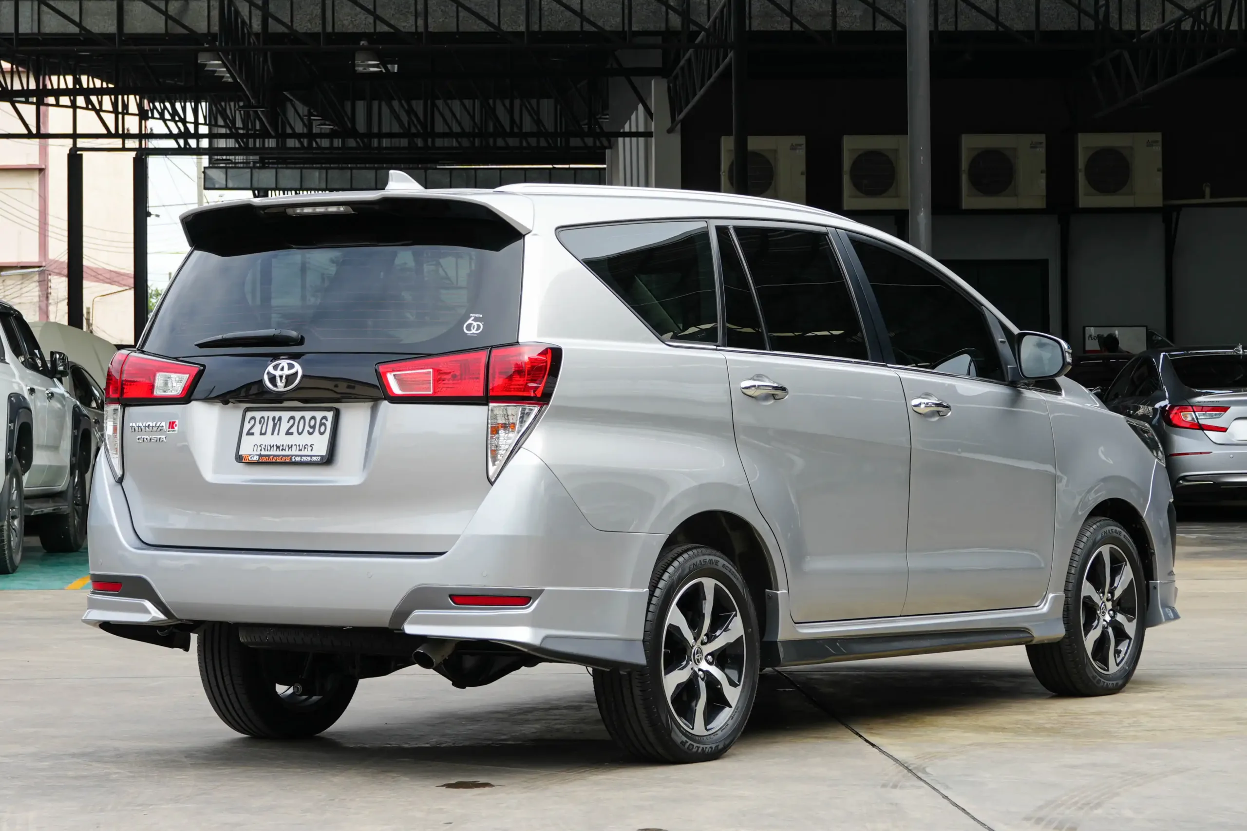 2022 Toyota INNOVA 2.8 (ปี 16-22) Crysta Premium Wagon #2ขท2096 - Image 8