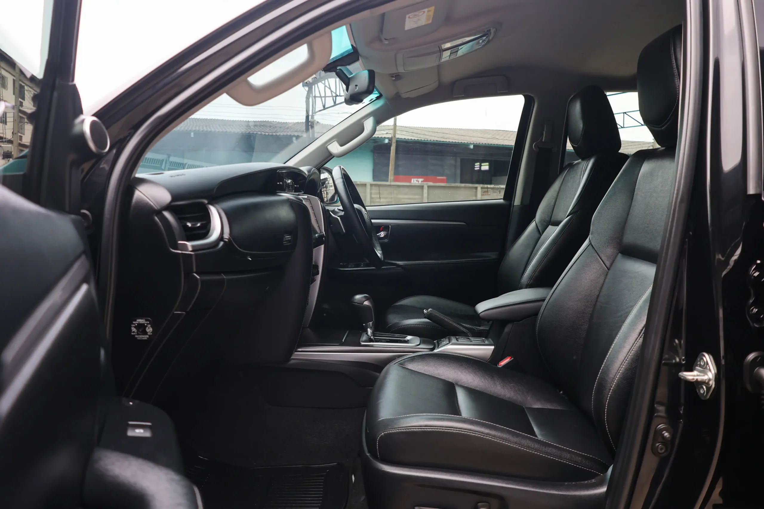 2021 Toyota FORTUNER 2.4 (ปี 15-25) V SUV #2ขช-2608 - Image 30