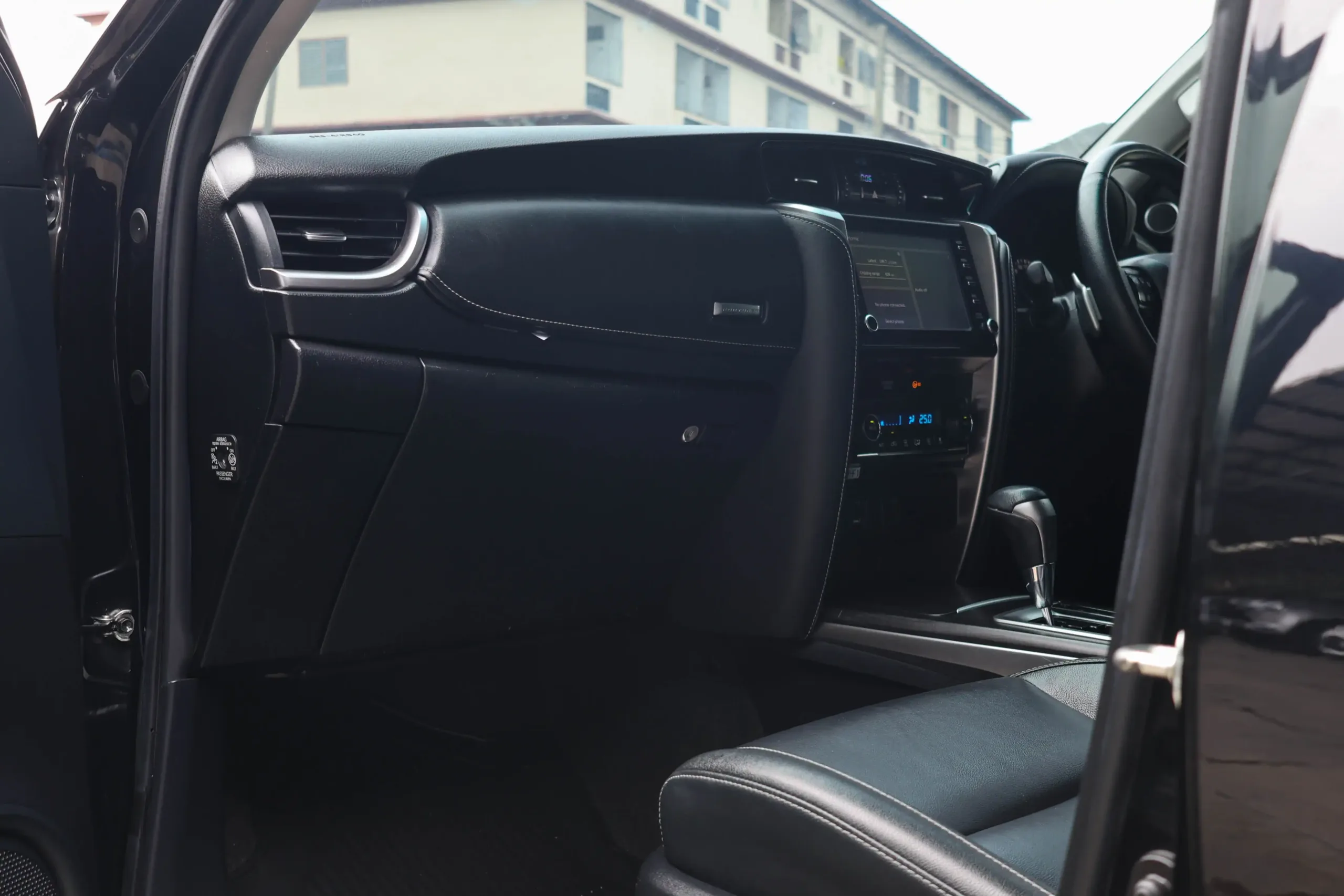 2021 Toyota FORTUNER 2.4 (ปี 15-25) V SUV #2ขช-2608 - Image 28