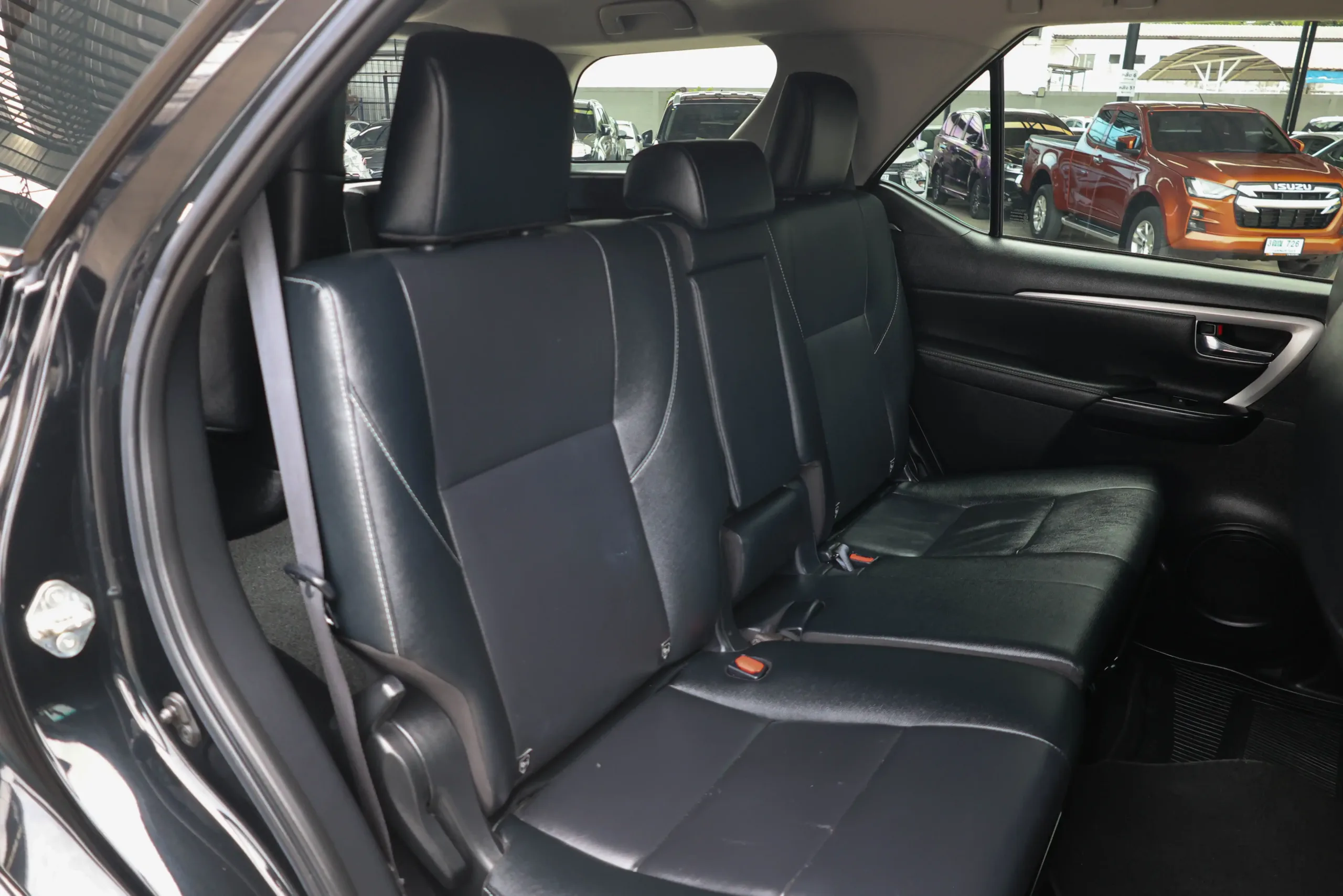 2021 Toyota FORTUNER 2.4 (ปี 15-25) V SUV #2ขช-2608 - Image 26