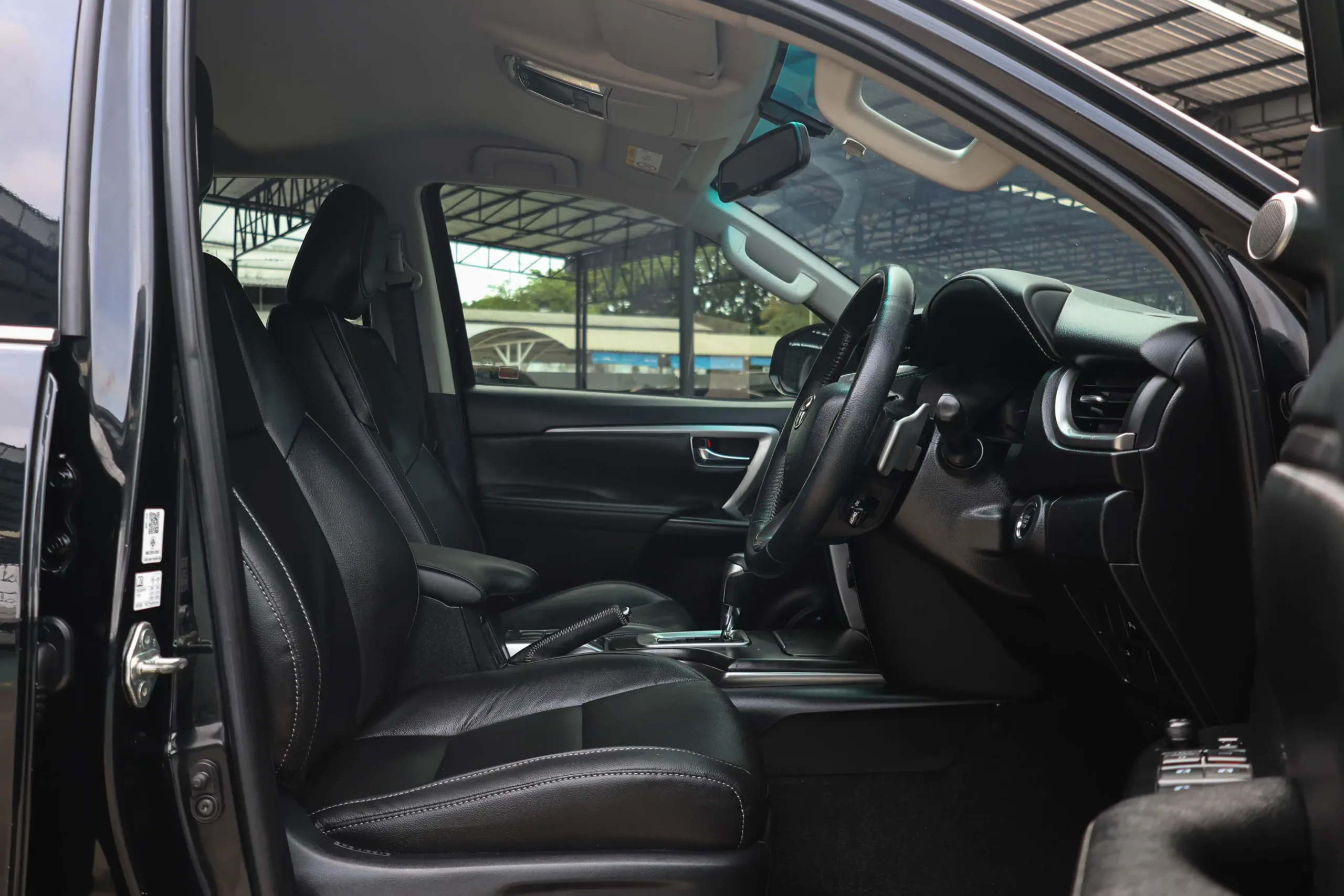2021 Toyota FORTUNER 2.4 (ปี 15-25) V SUV #2ขช-2608 - Image 24