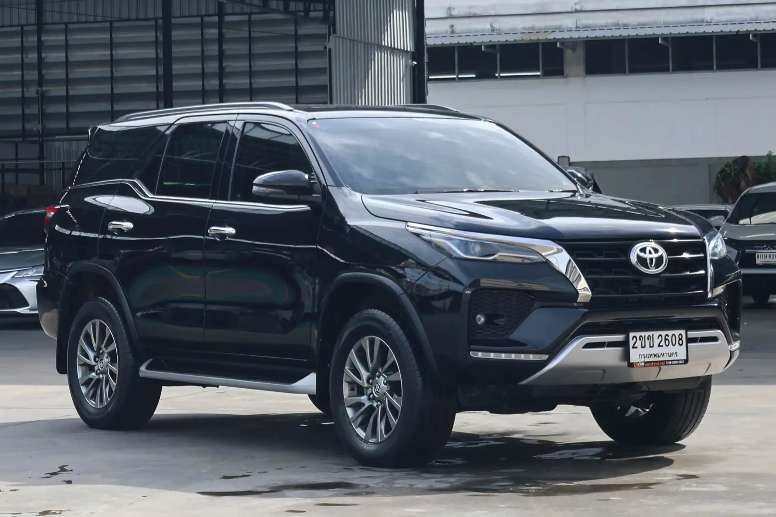2021 Toyota FORTUNER 2.4 (ปี 15-25) V SUV #2ขช-2608 - Image 2