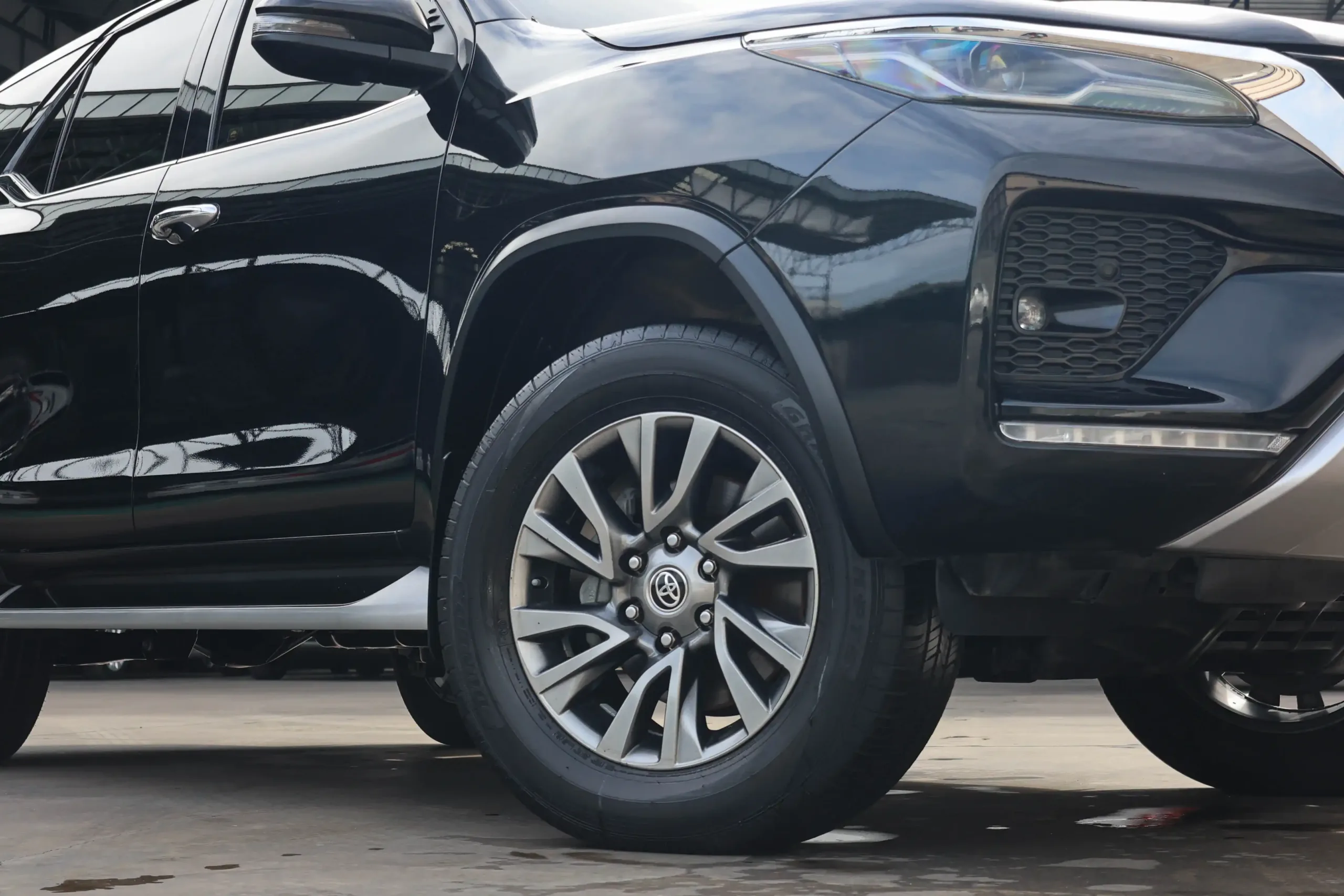 2021 Toyota FORTUNER 2.4 (ปี 15-25) V SUV #2ขช-2608 - Image 9