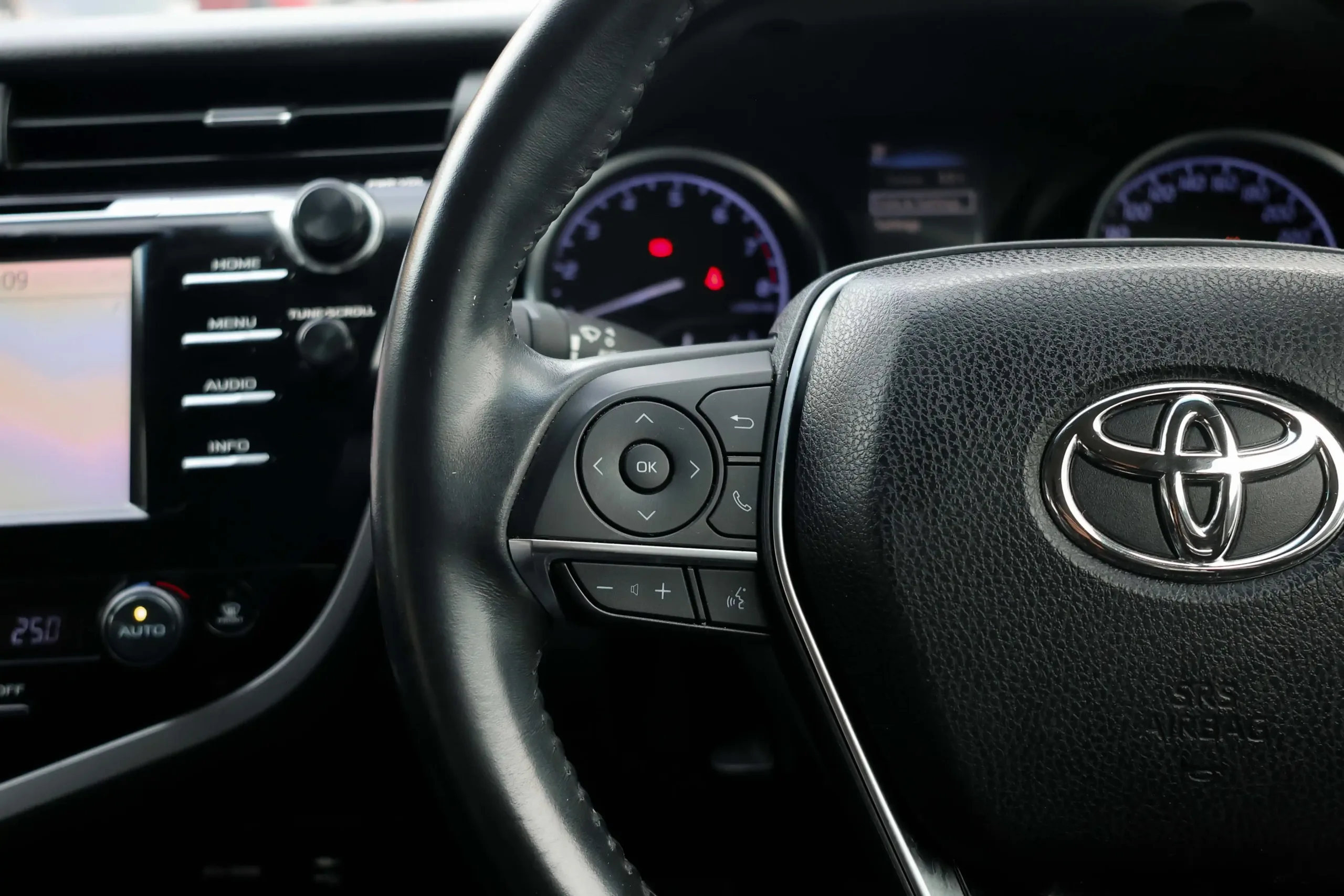 2021 Toyota CAMRY 2.0 (ปี 18-24) G Sedan - Image 17