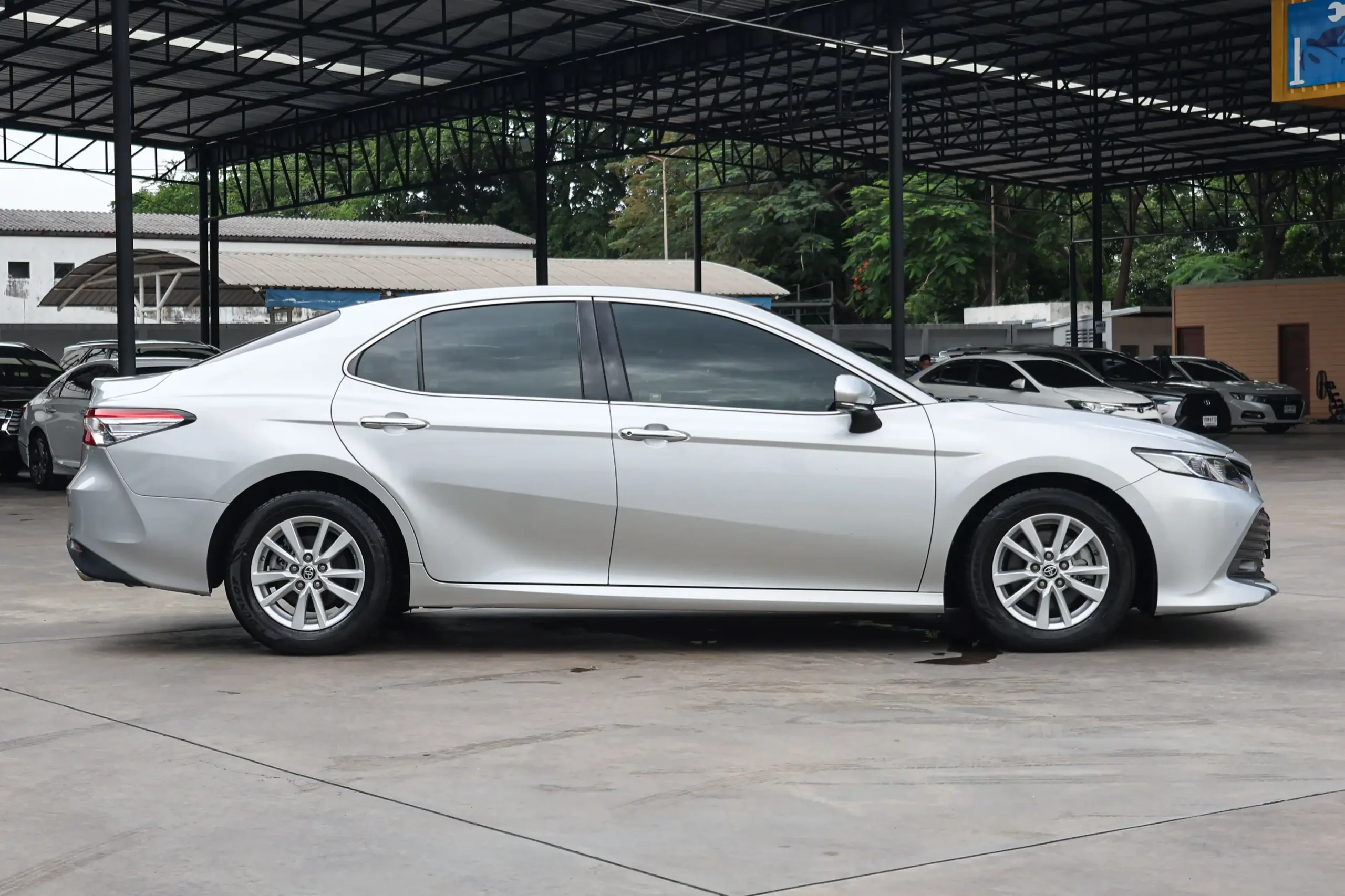 2021 Toyota CAMRY 2.0 (ปี 18-24) G Sedan - Image 7