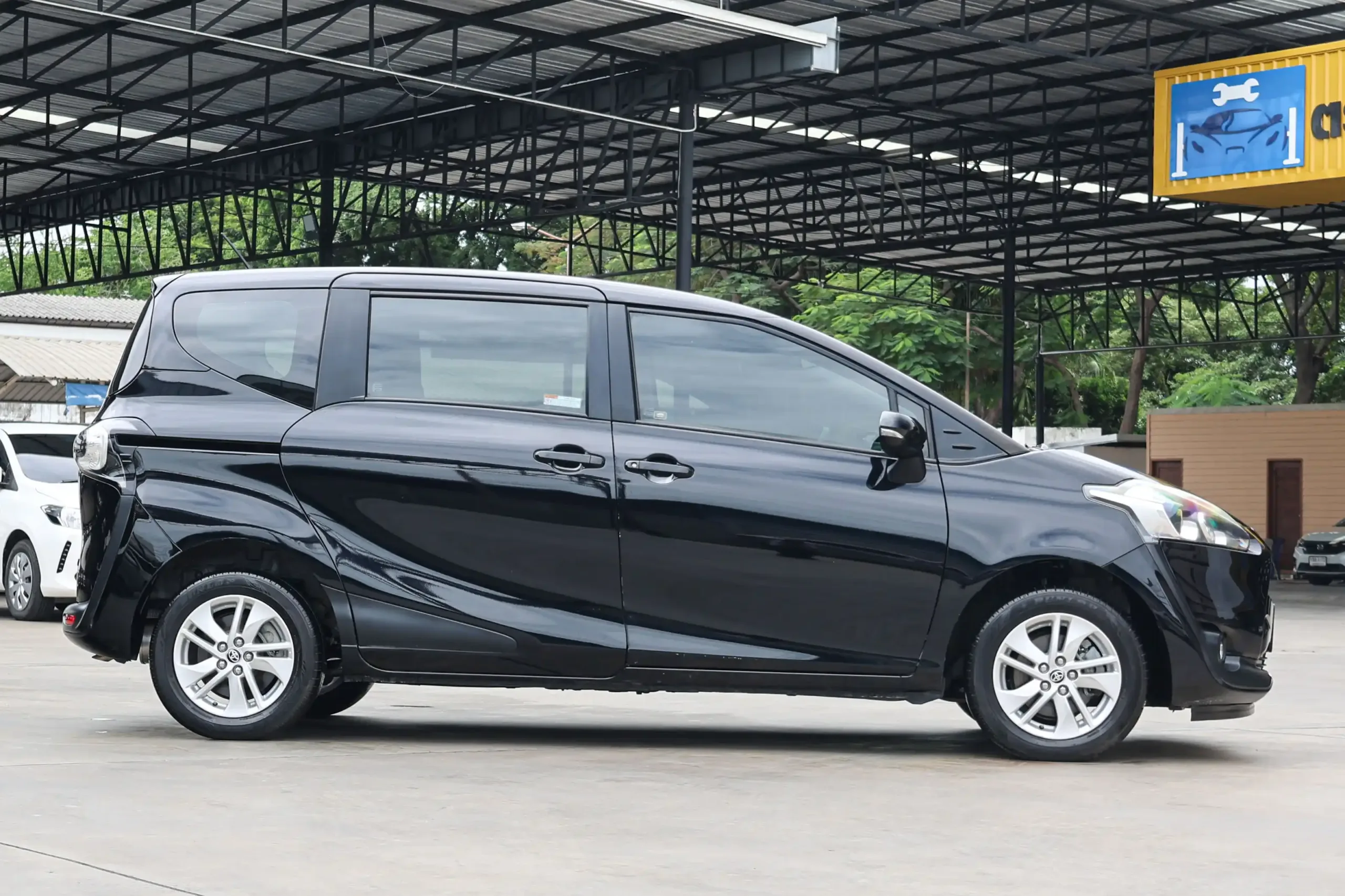 2021 Toyota SIENTA 1.5 (ปี 16-23) G Wagon - Image 11