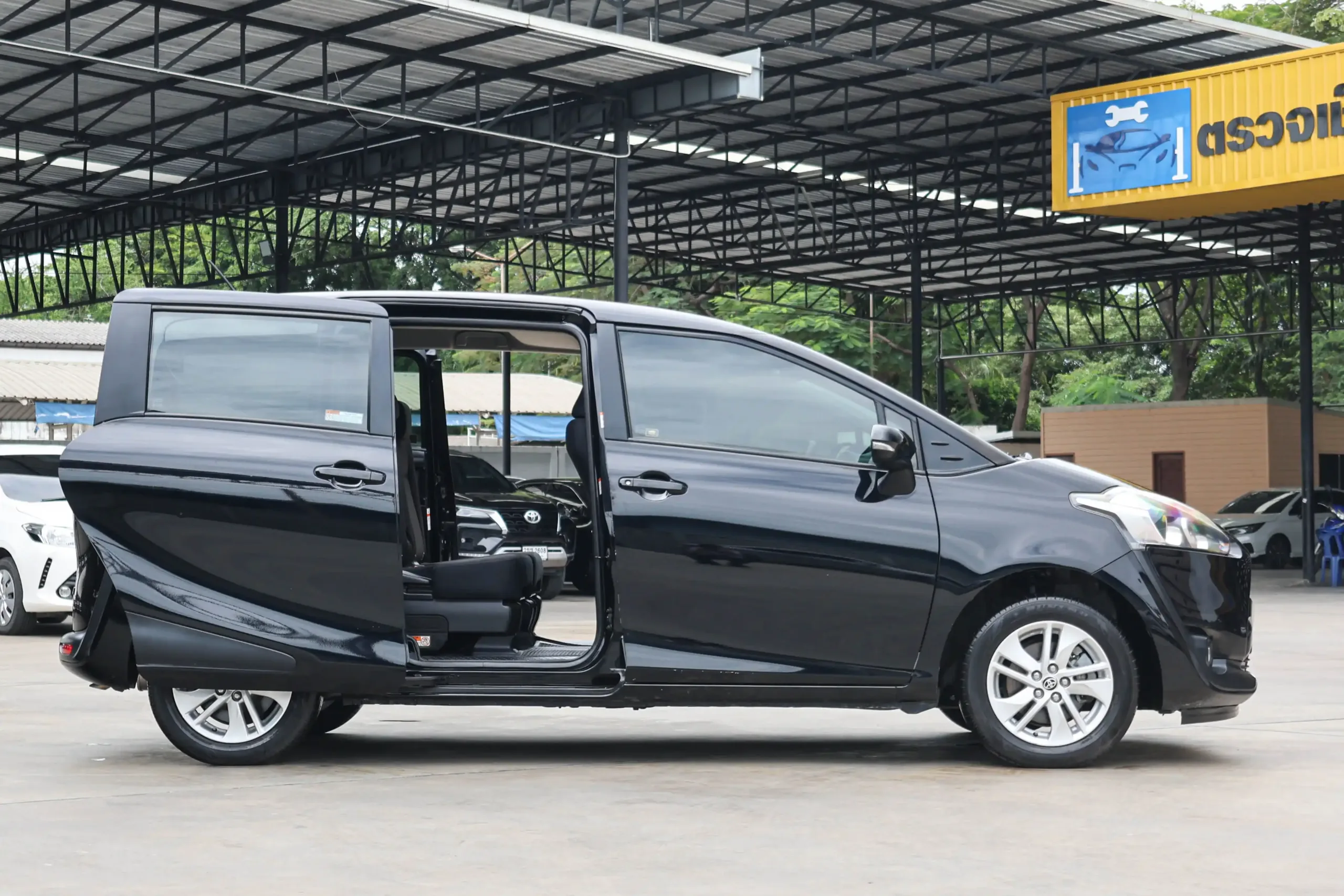 2021 Toyota SIENTA 1.5 (ปี 16-23) G Wagon - Image 10
