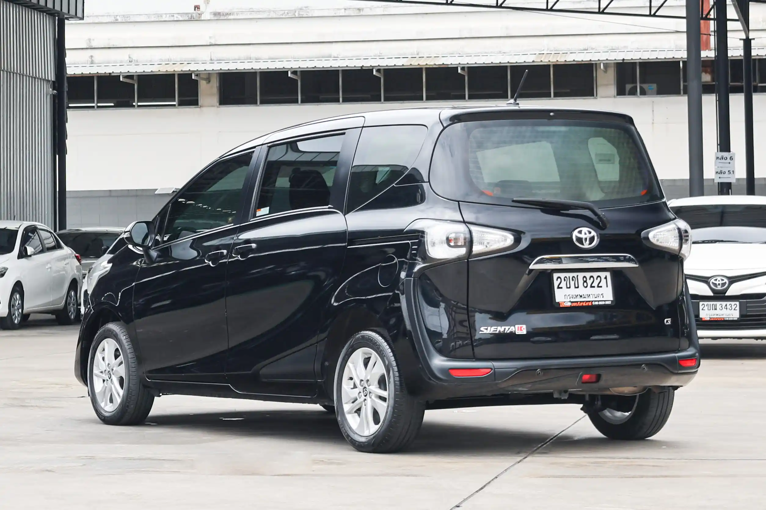 2021 Toyota SIENTA 1.5 (ปี 16-23) G Wagon - Image 5