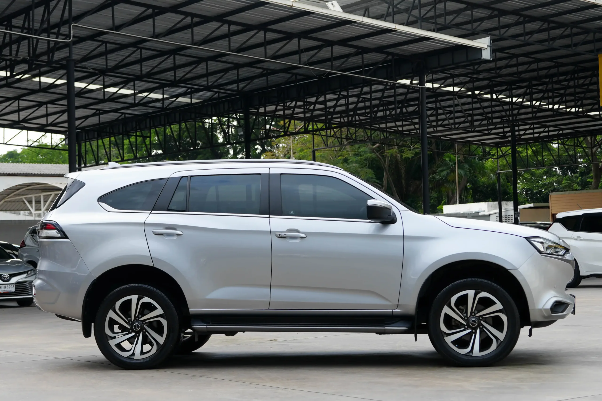 2021 Isuzu MU-X 3.0 (ปี 20-26) Ultimate SUV #2ขช-3970 - Image 8
