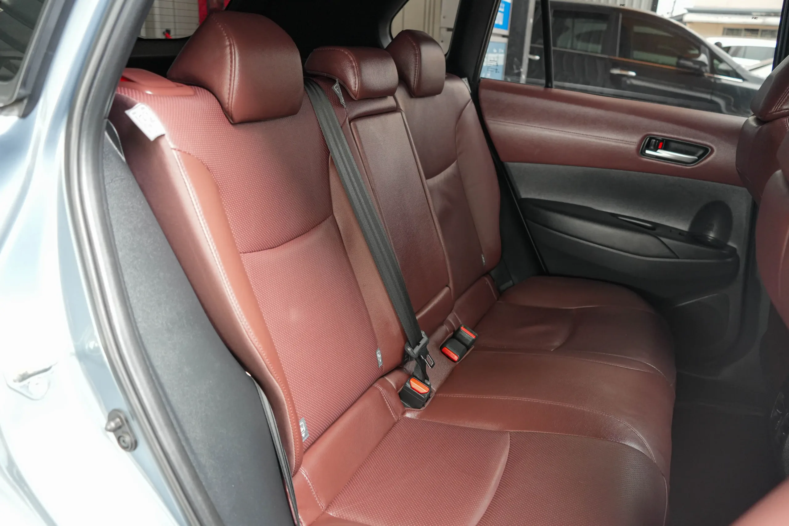 2023 Toyota Corolla Cross 1.8 (ปี 20-26) Hybrid Premium Safety SUV #4ขธ-3677 - Image 28