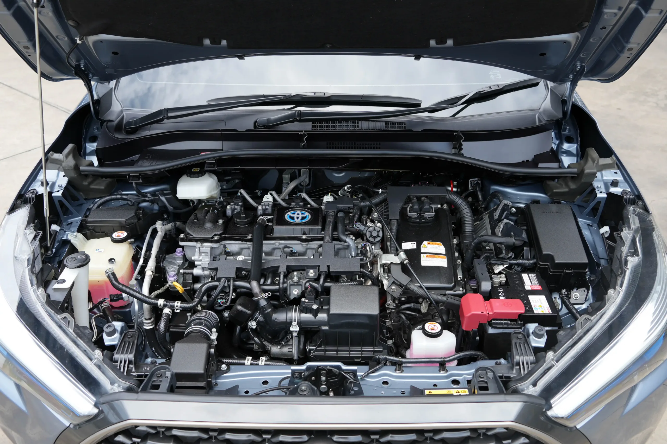 2023 Toyota Corolla Cross 1.8 (ปี 20-26) Hybrid Premium Safety SUV #4ขธ-3677 - Image 36