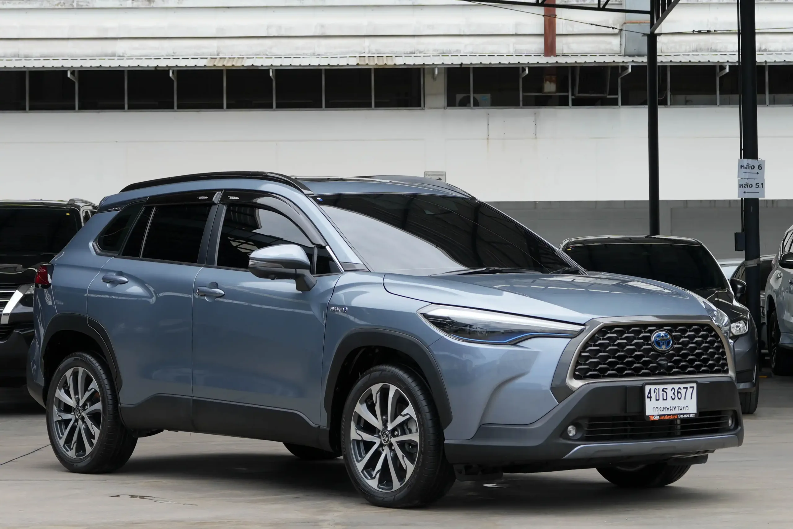 2023 Toyota Corolla Cross 1.8 (ปี 20-26) Hybrid Premium Safety SUV #4ขธ-3677 - Image 2