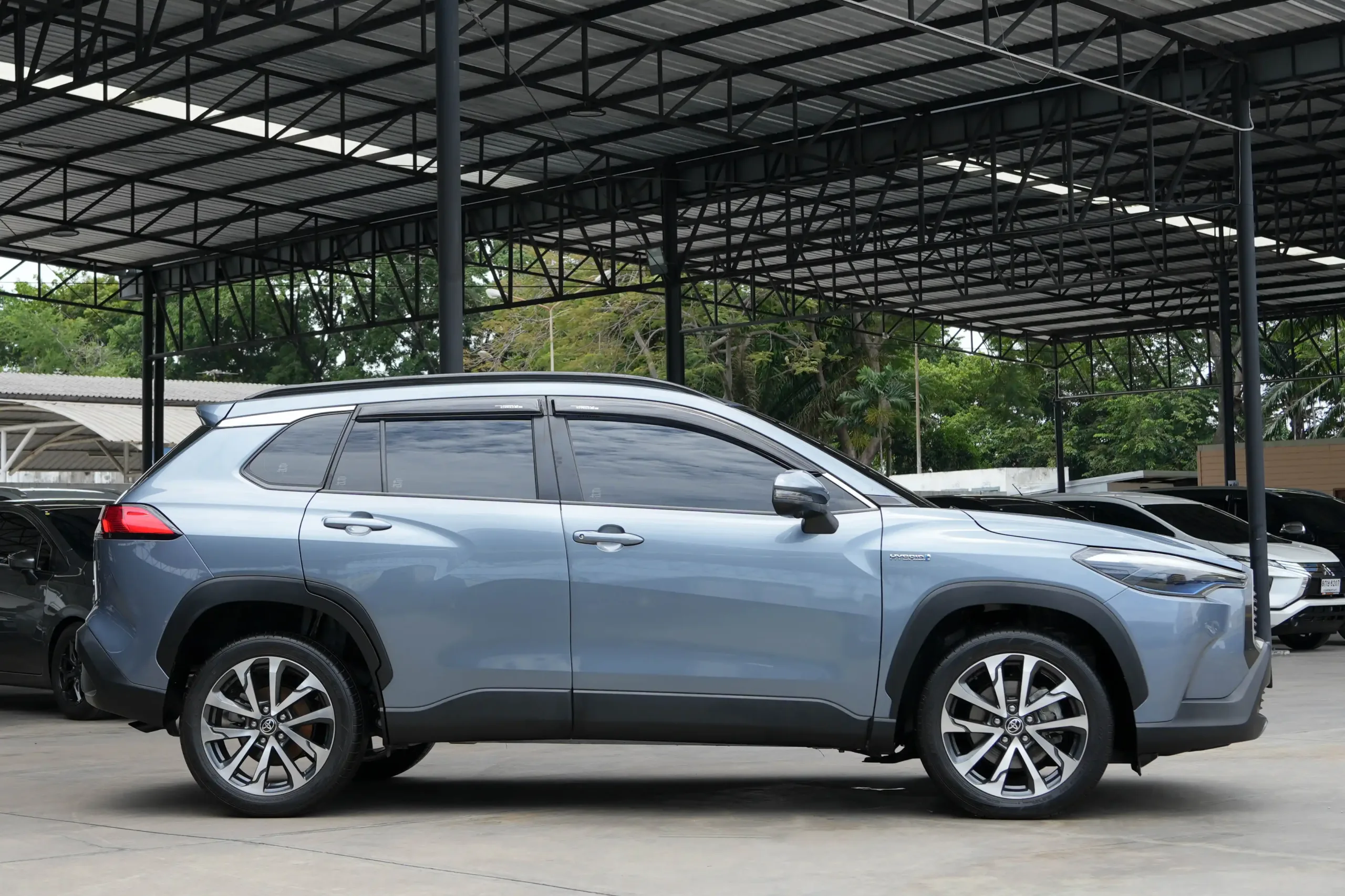 2023 Toyota Corolla Cross 1.8 (ปี 20-26) Hybrid Premium Safety SUV #4ขธ-3677 - Image 8