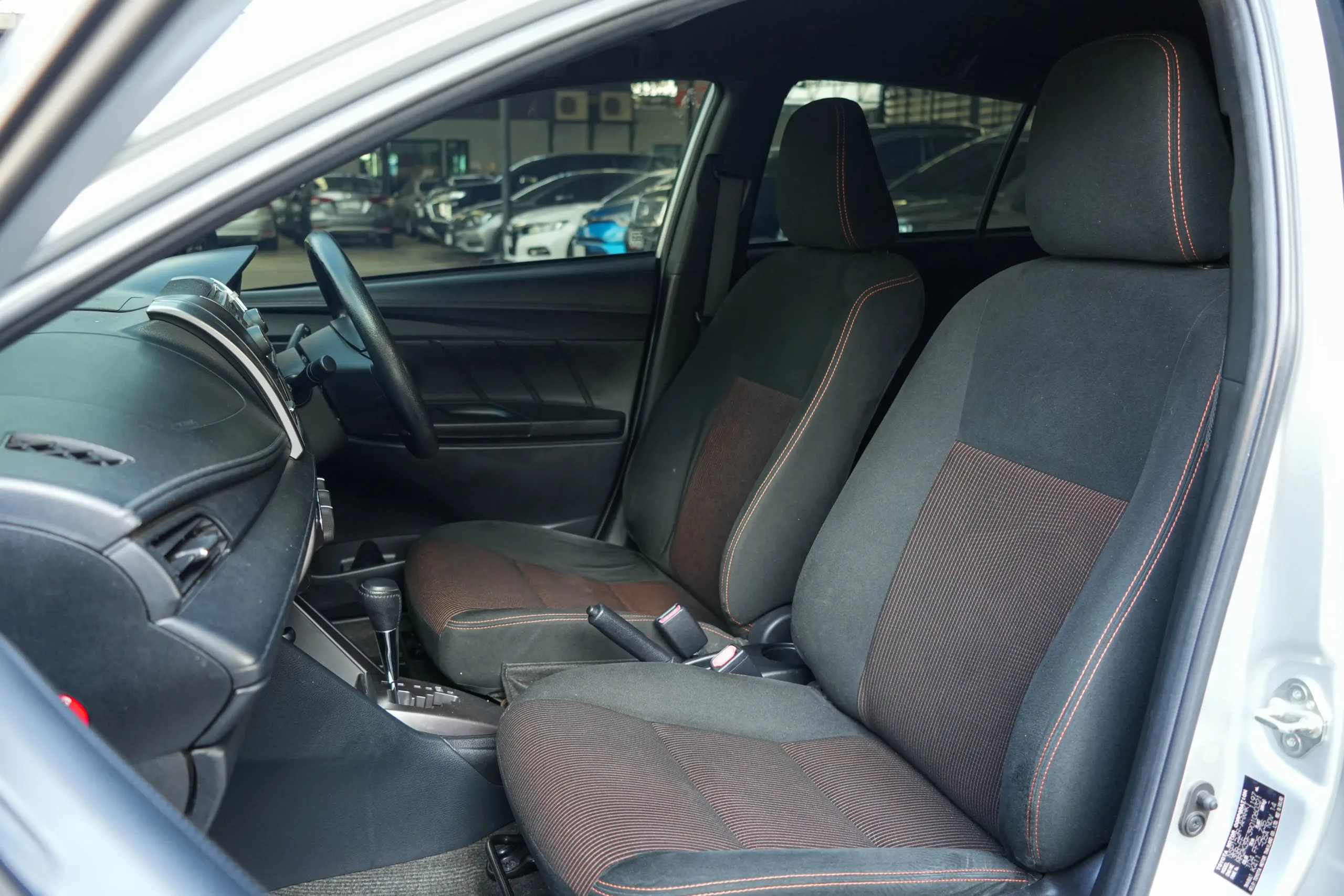 2015 Toyota YARIS 1.2 (ปี 13-17) E Hatchback #4กย-2634 - Image 17