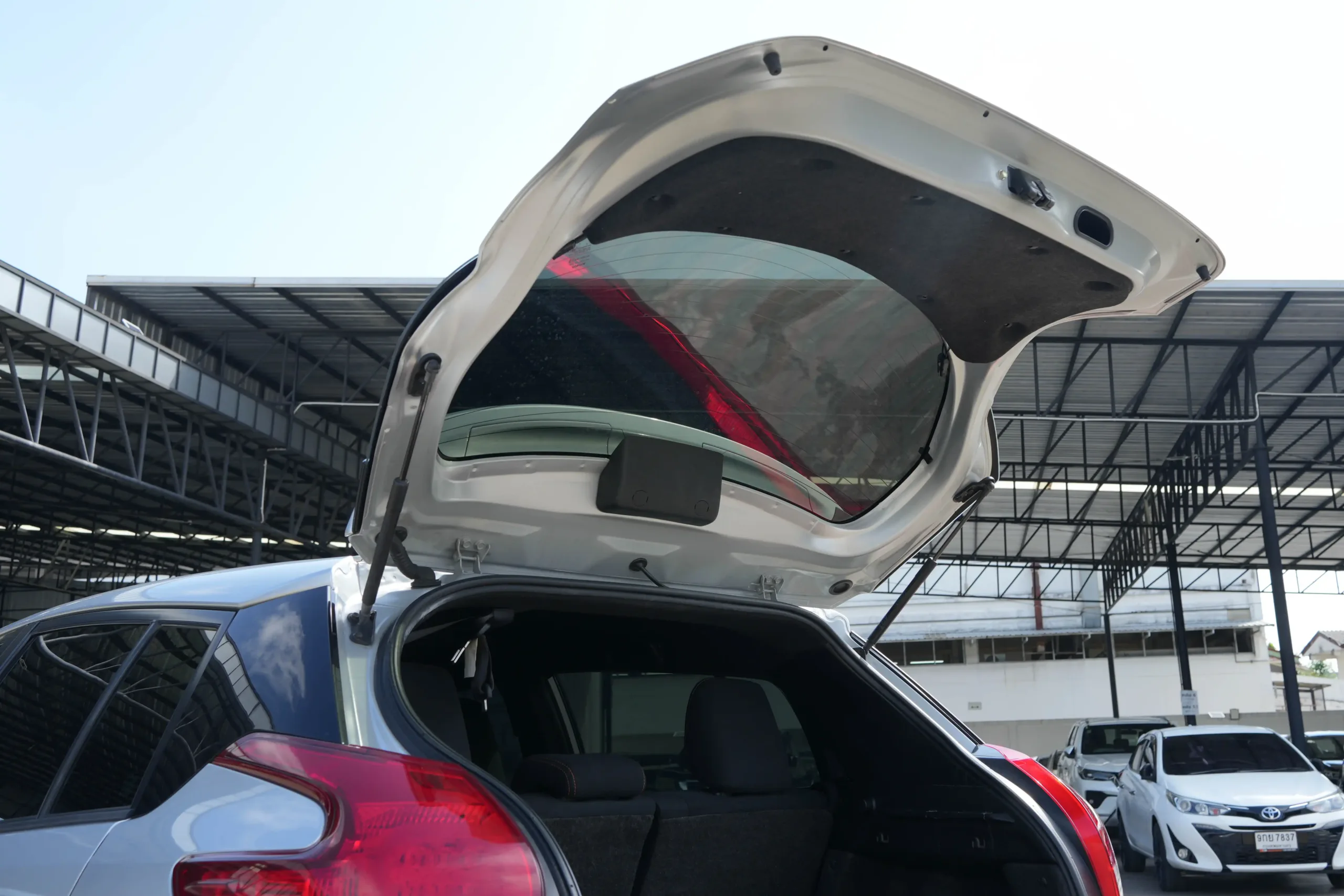 2015 Toyota YARIS 1.2 (ปี 13-17) E Hatchback #4กย-2634 - Image 10
