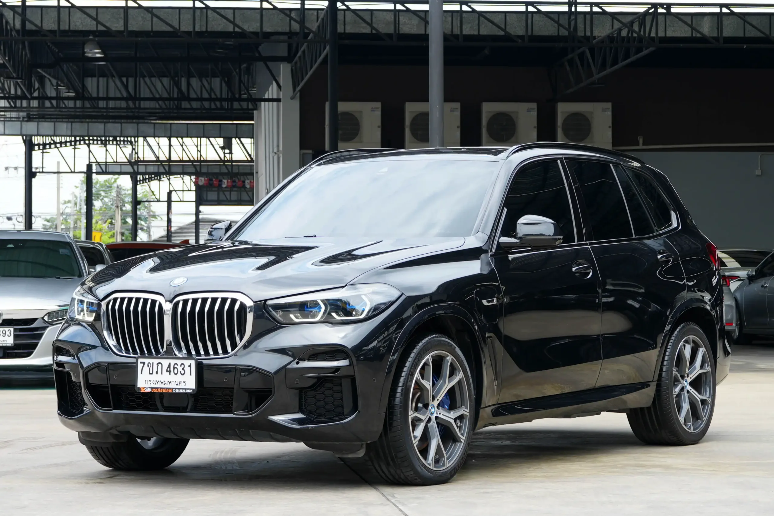 2023 BMW X5 3.0 G05 (ปี 19-25) xDrive45e M Sport AWD SUV #7ขภ-4631 - Image 2