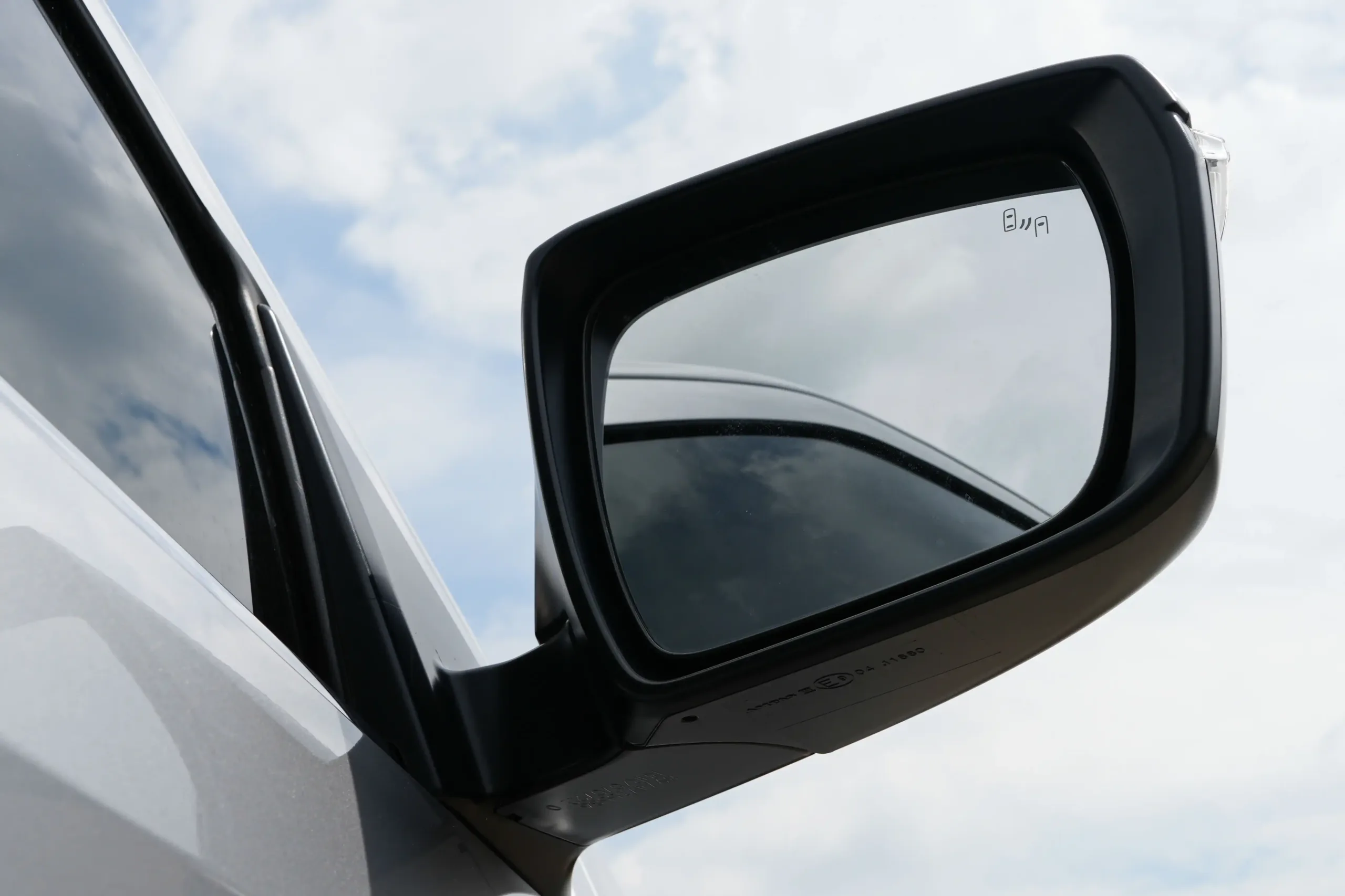 2022 Isuzu MU-X 1.9 (ปี 20-26) Ultimate SUV #3ขก-394 - Image 9