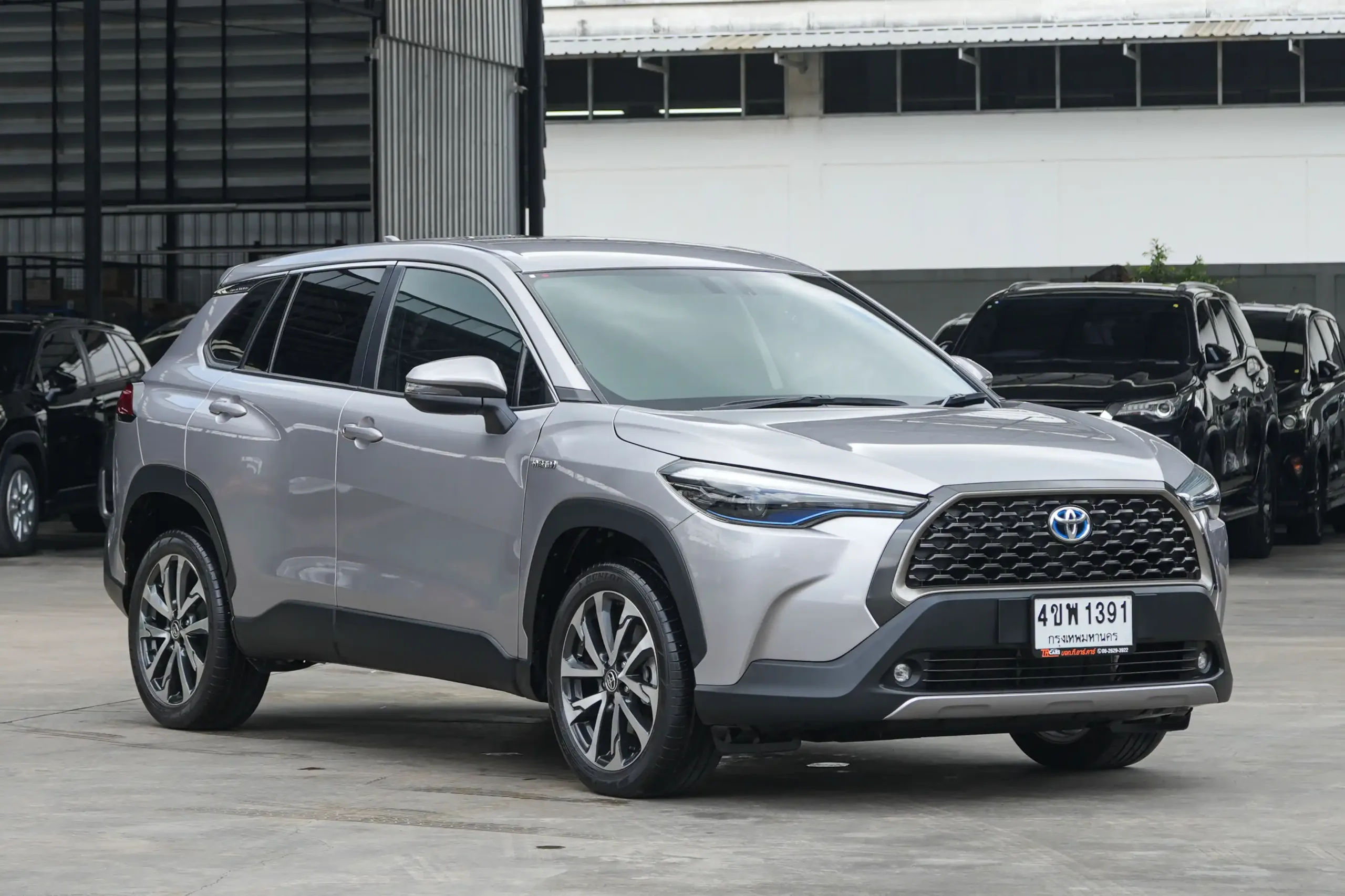 2023 Toyota Corolla Cross 1.8 (ปี 20-26) Hybrid Premium SUV #4ขพ-1391 - Image 2