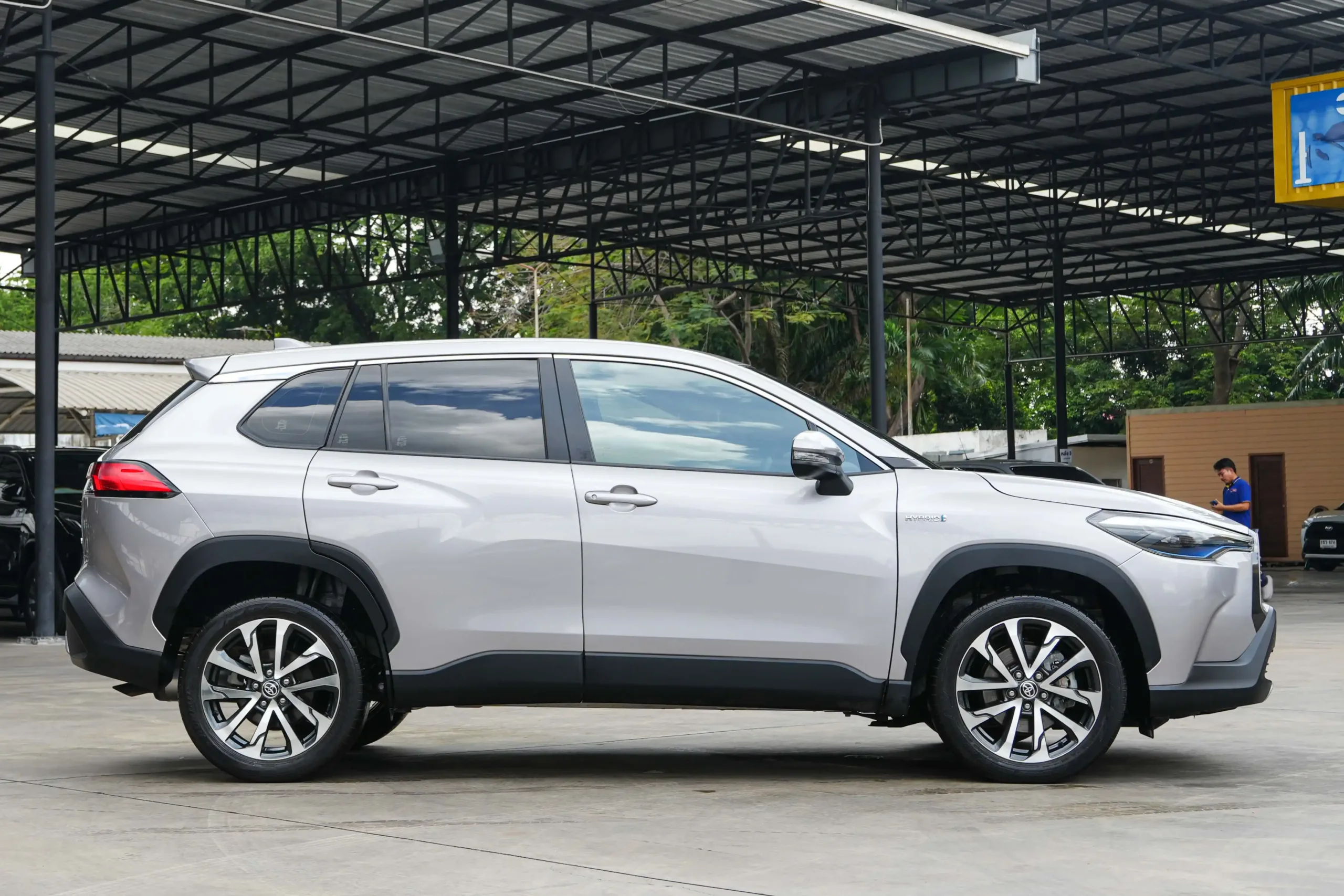 2023 Toyota Corolla Cross 1.8 (ปี 20-26) Hybrid Premium SUV #4ขพ-1391 - Image 14