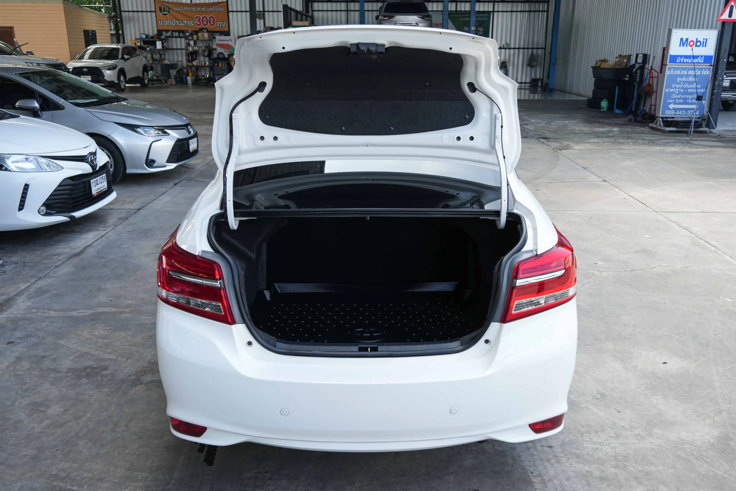 2018 Toyota VIOS 1.5 (ปี 17-22) E Sedan #8กจ-6193 - Image 11