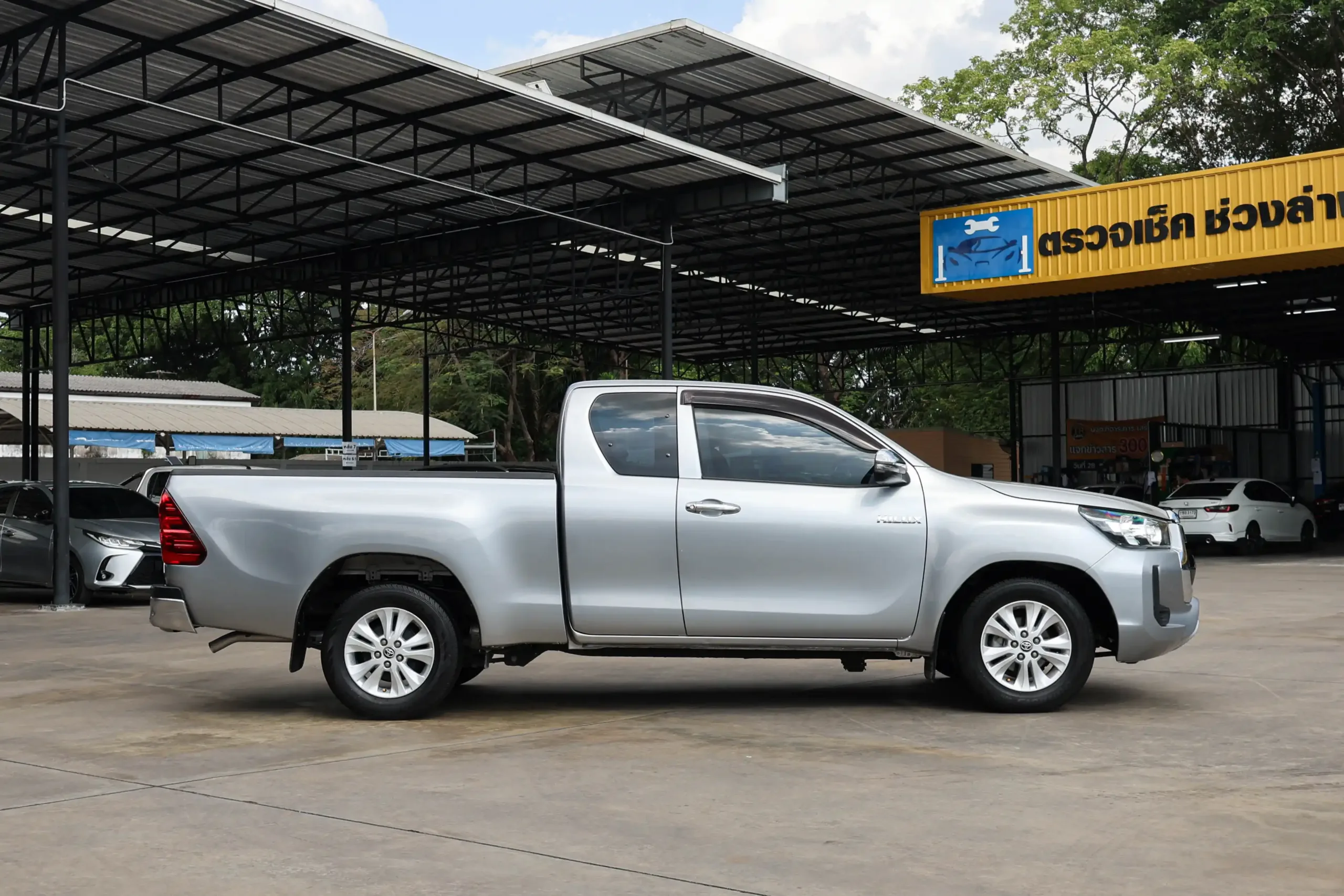 2021 Toyota HILUX REVO 2.4 Smart Cab Z Edition Mid Pickup #3ฒญ-8394 - Image 7