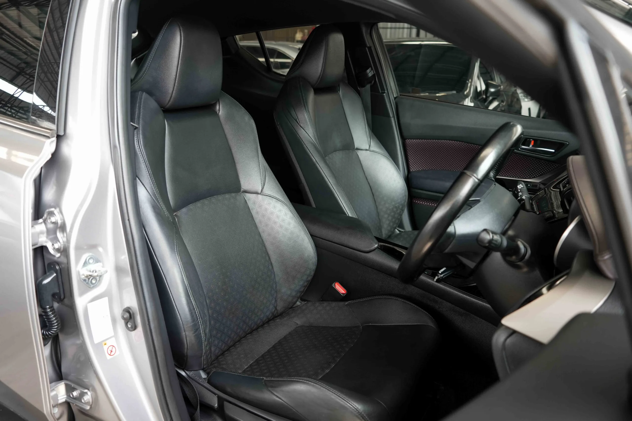 2019 Toyota C-HR 1.8 (ปี 17-23) HV Mid SUV #8กฉ-474 - Image 17