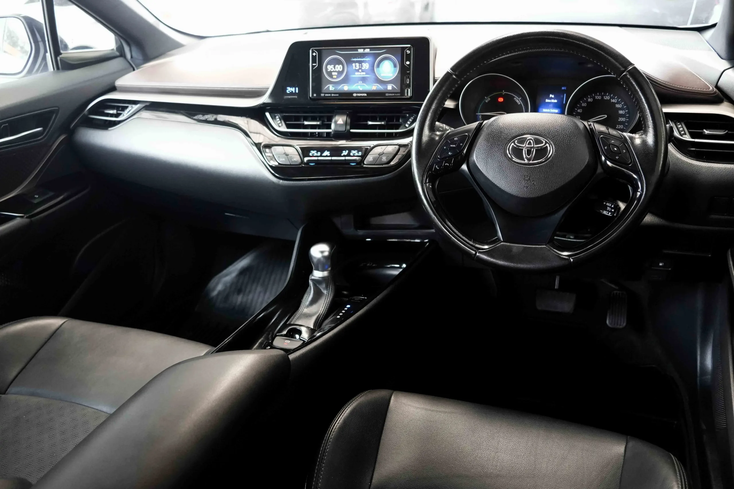 2019 Toyota C-HR 1.8 (ปี 17-23) HV Mid SUV #8กฉ-474 - Image 11