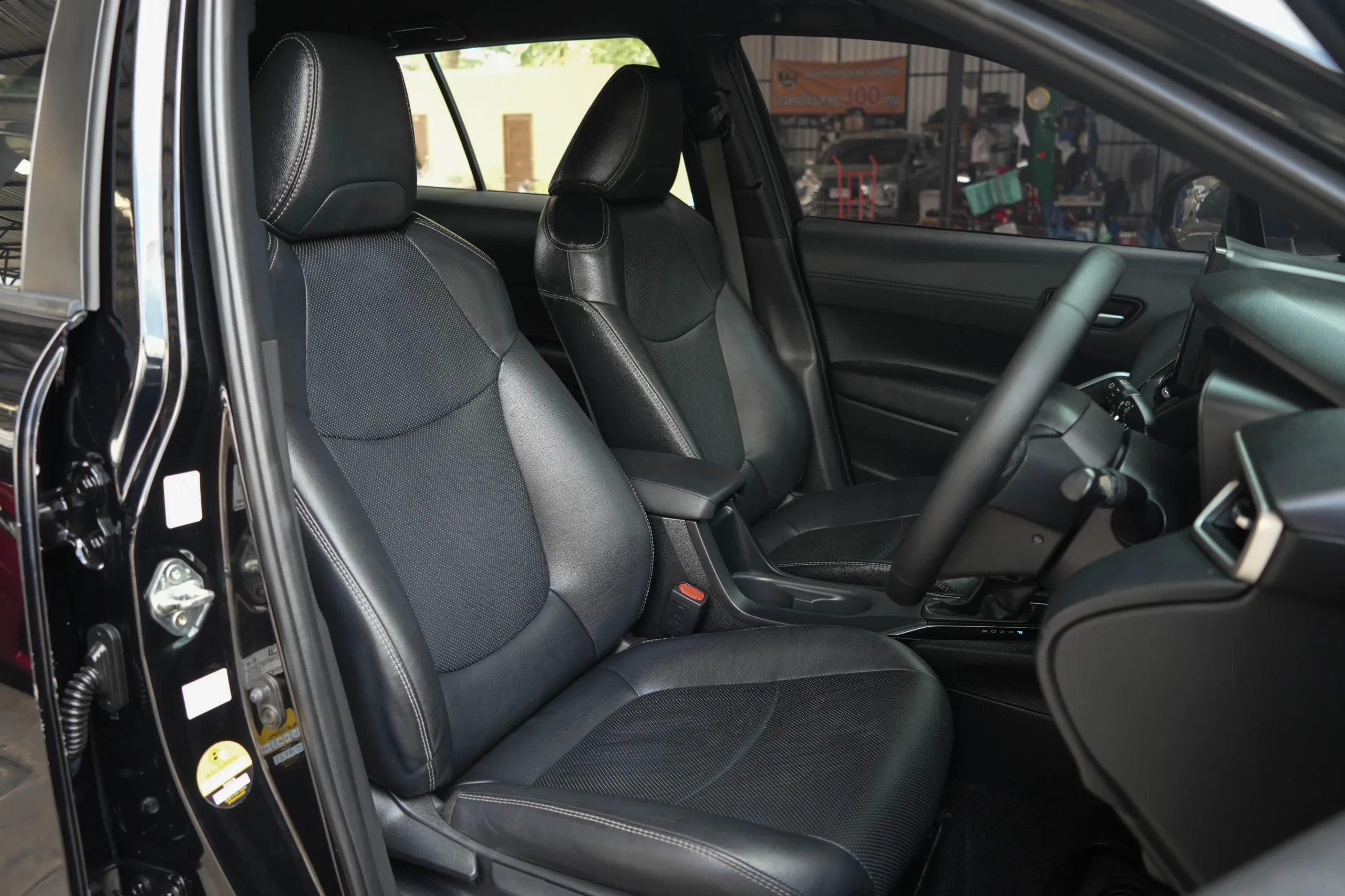 2021 Toyota Corolla Cross 1.8 (ปี 20-26) Hybrid Smart SUV #9กฎ-2915 - Image 17