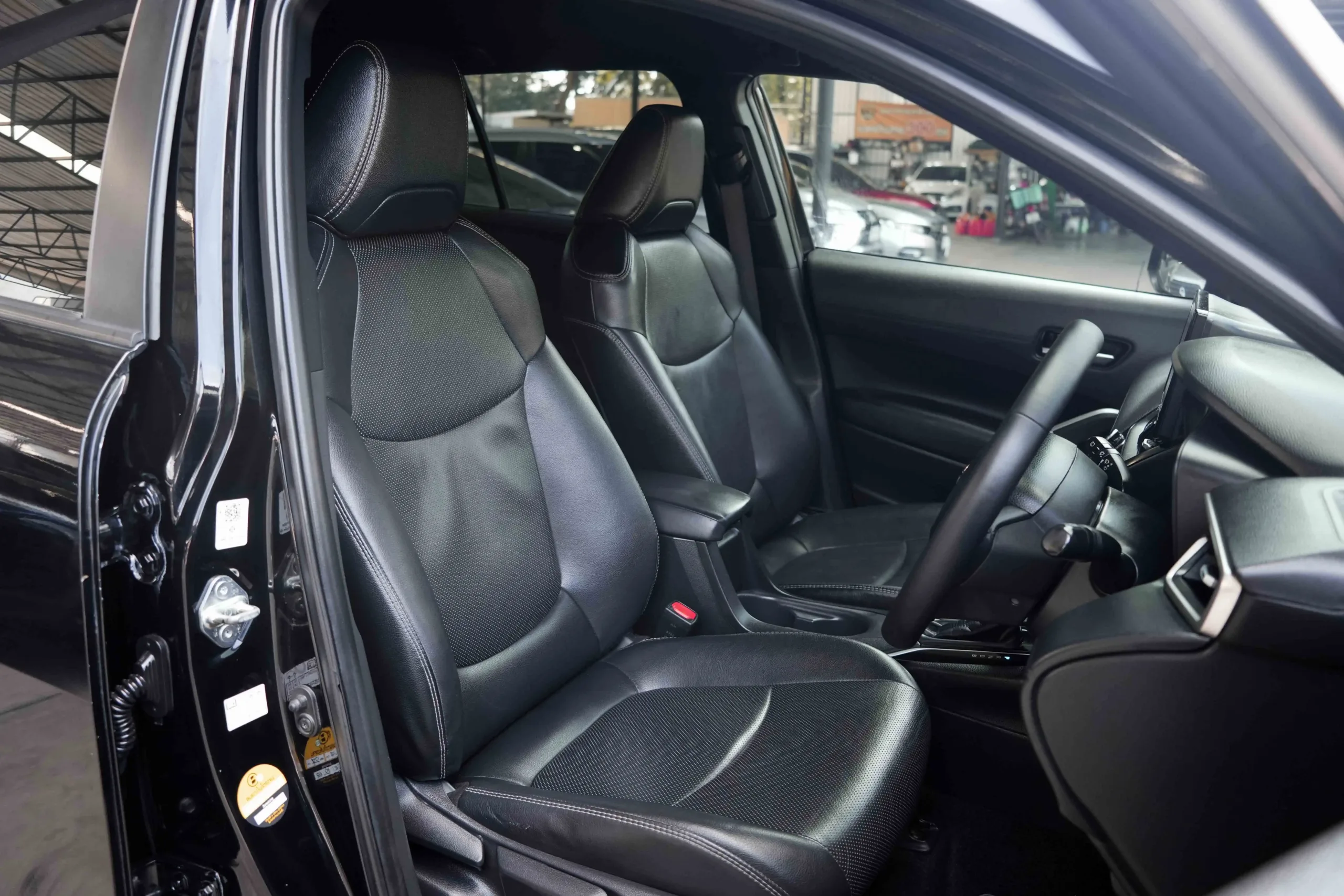 2021 Toyota Corolla Cross 1.8 (ปี 20-26) Hybrid Smart SUV #2ขณ-8386 - Image 17