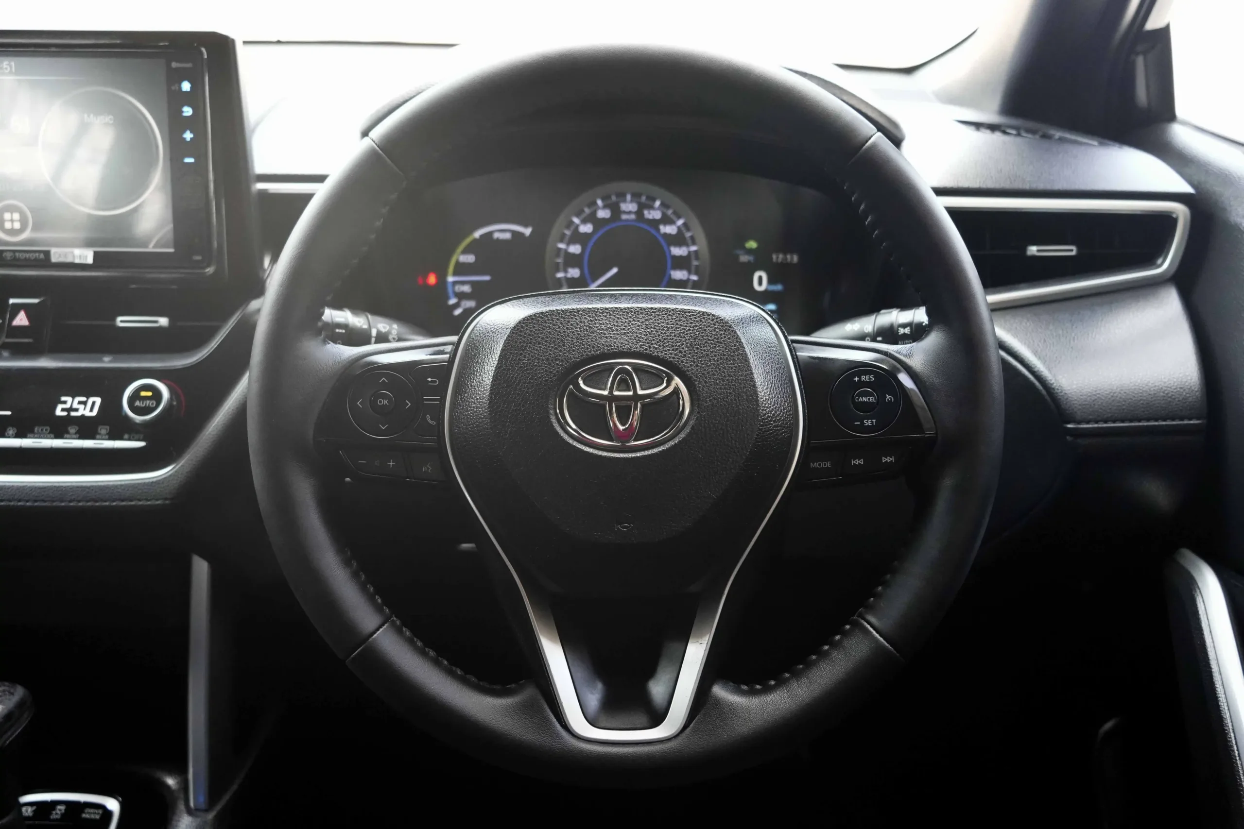 2021 Toyota Corolla Cross 1.8 (ปี 20-26) Hybrid Smart SUV #2ขณ-8386 - Image 13