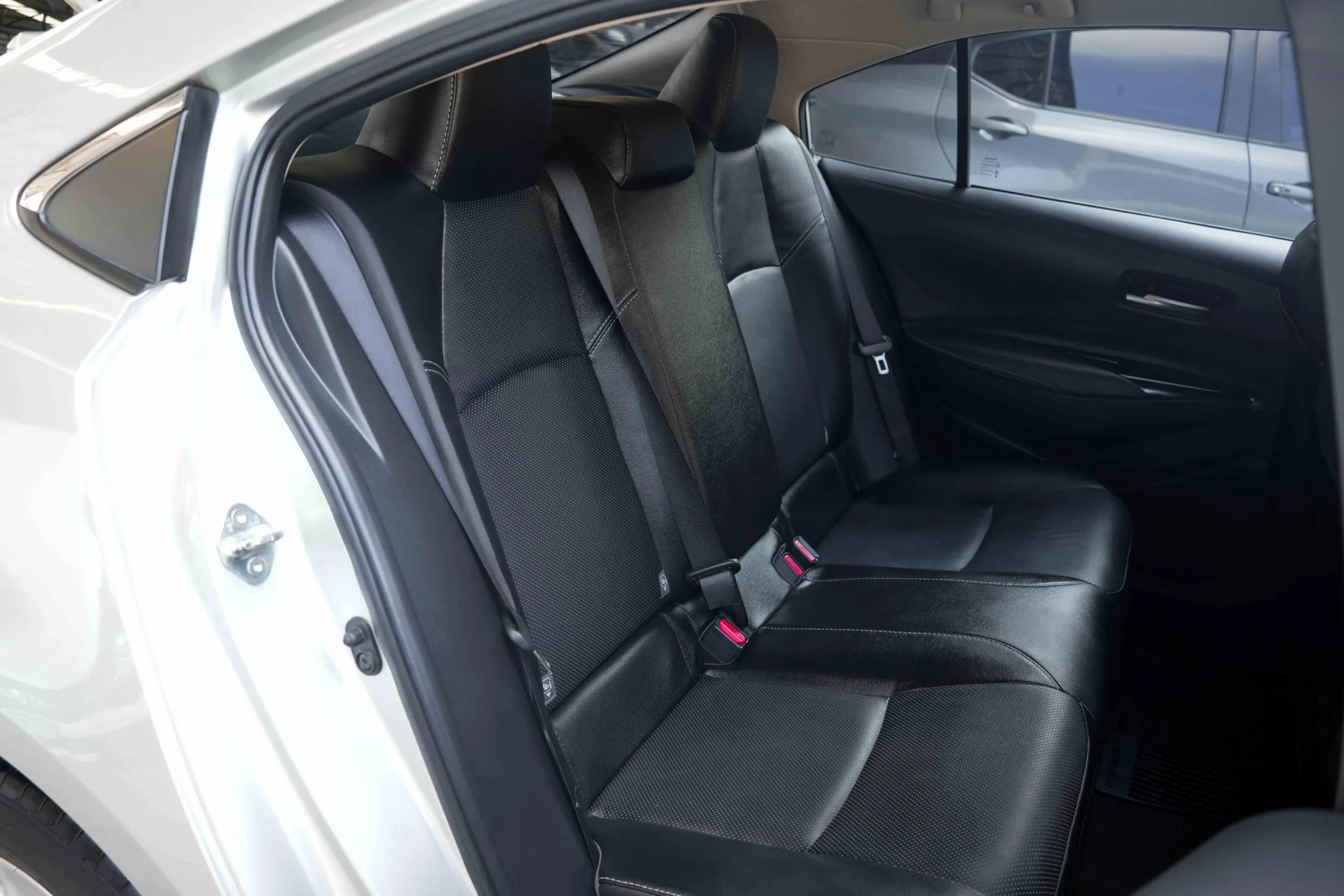 2021 Toyota Corolla Altis 1.8 (ปี 19-25) Hybrid Smart Sedan #2ขณ-7633 - Image 19