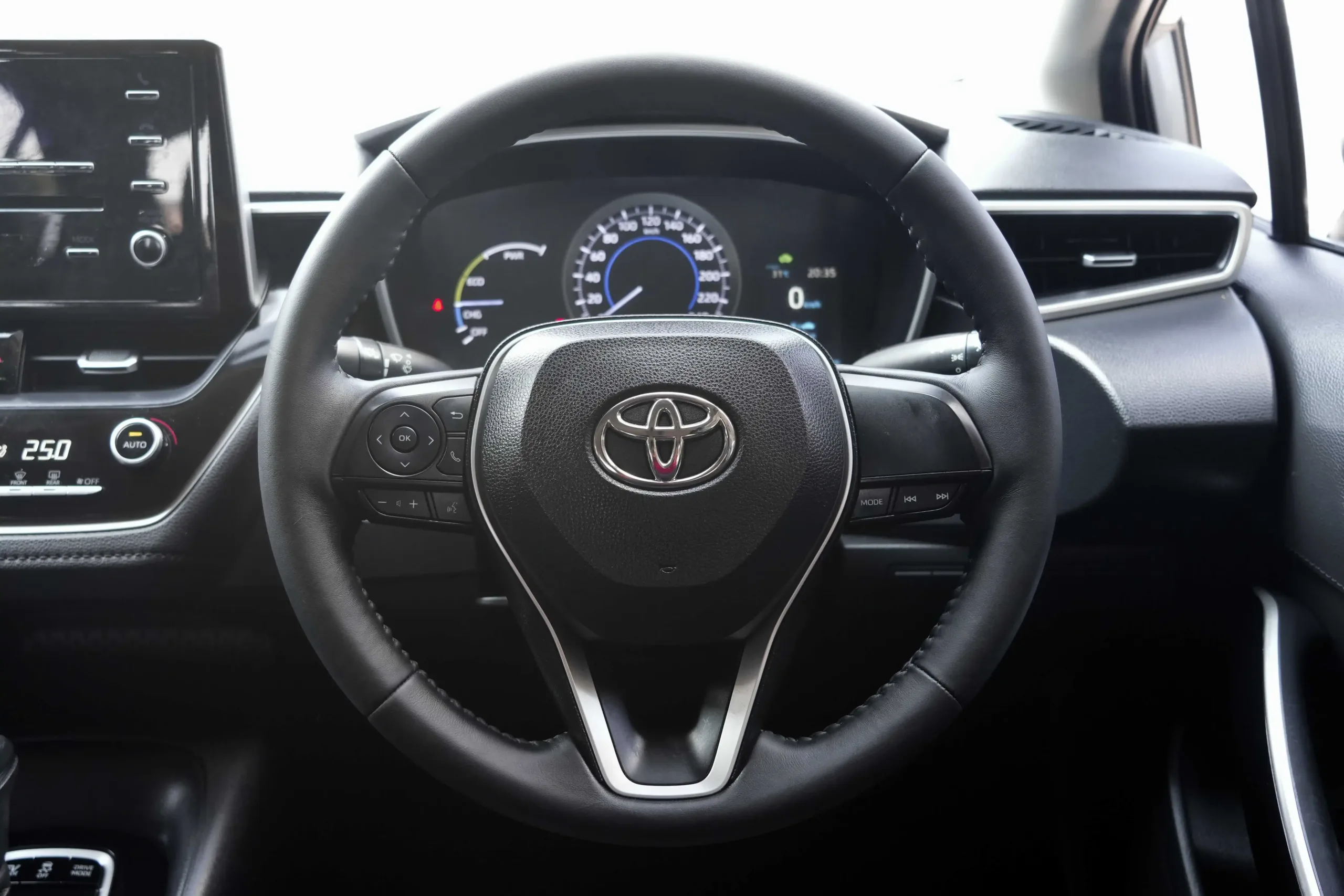 2021 Toyota Corolla Altis 1.8 (ปี 19-25) Hybrid Smart Sedan #2ขณ-7633 - Image 12