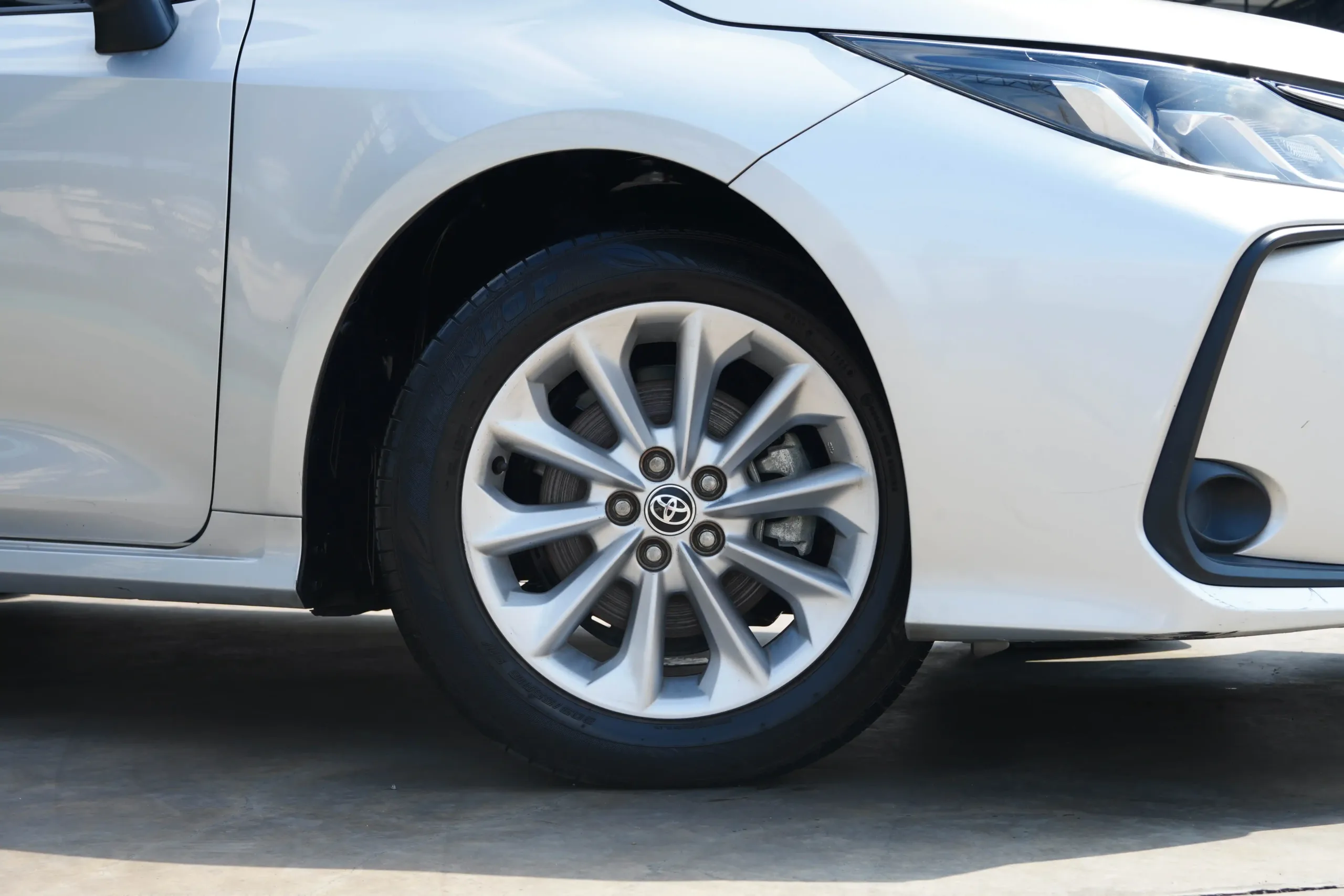 2021 Toyota Corolla Altis 1.8 (ปี 19-25) Hybrid Smart Sedan #2ขณ-7633 - Image 10