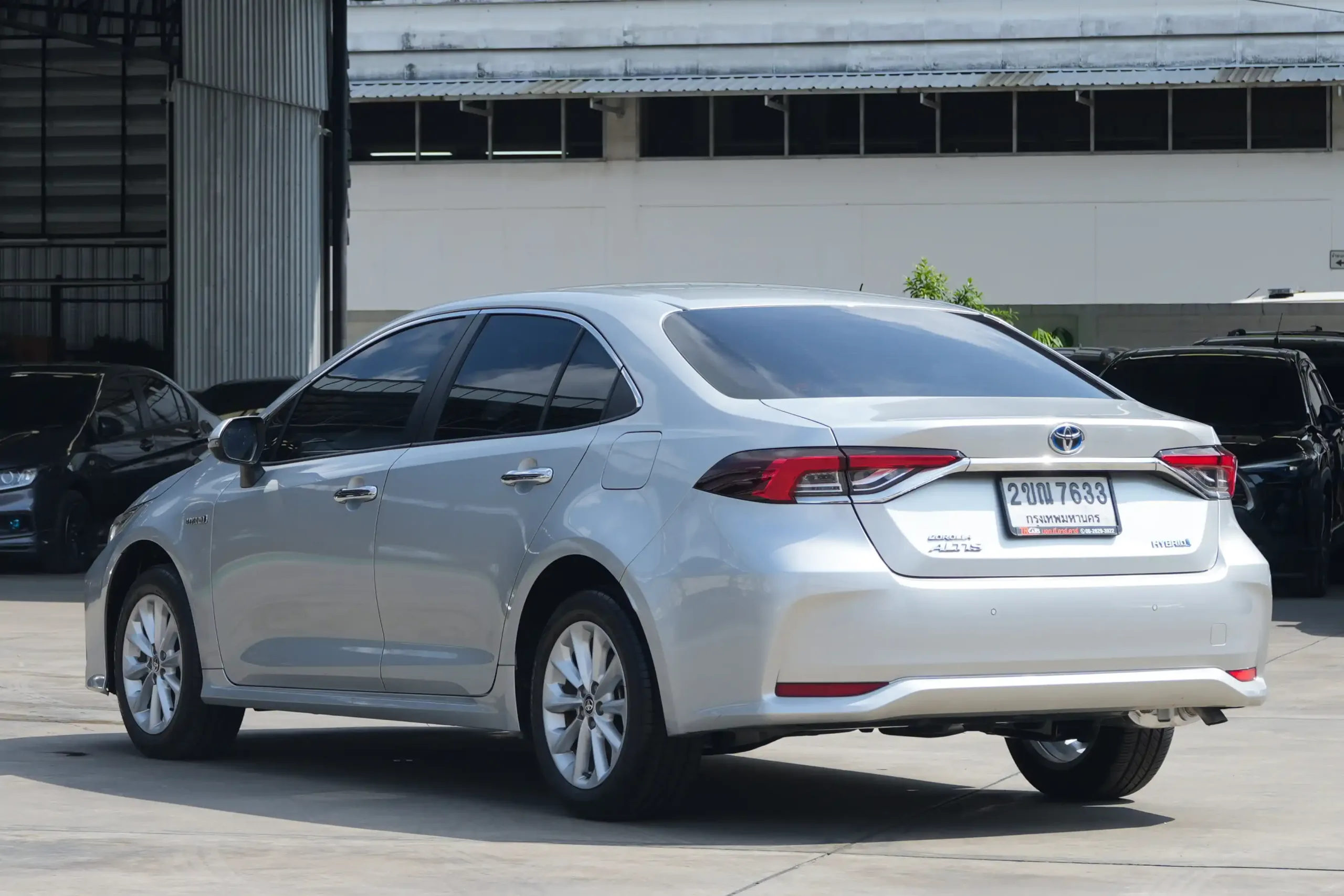 2021 Toyota Corolla Altis 1.8 (ปี 19-25) Hybrid Smart Sedan #2ขณ-7633 - Image 6