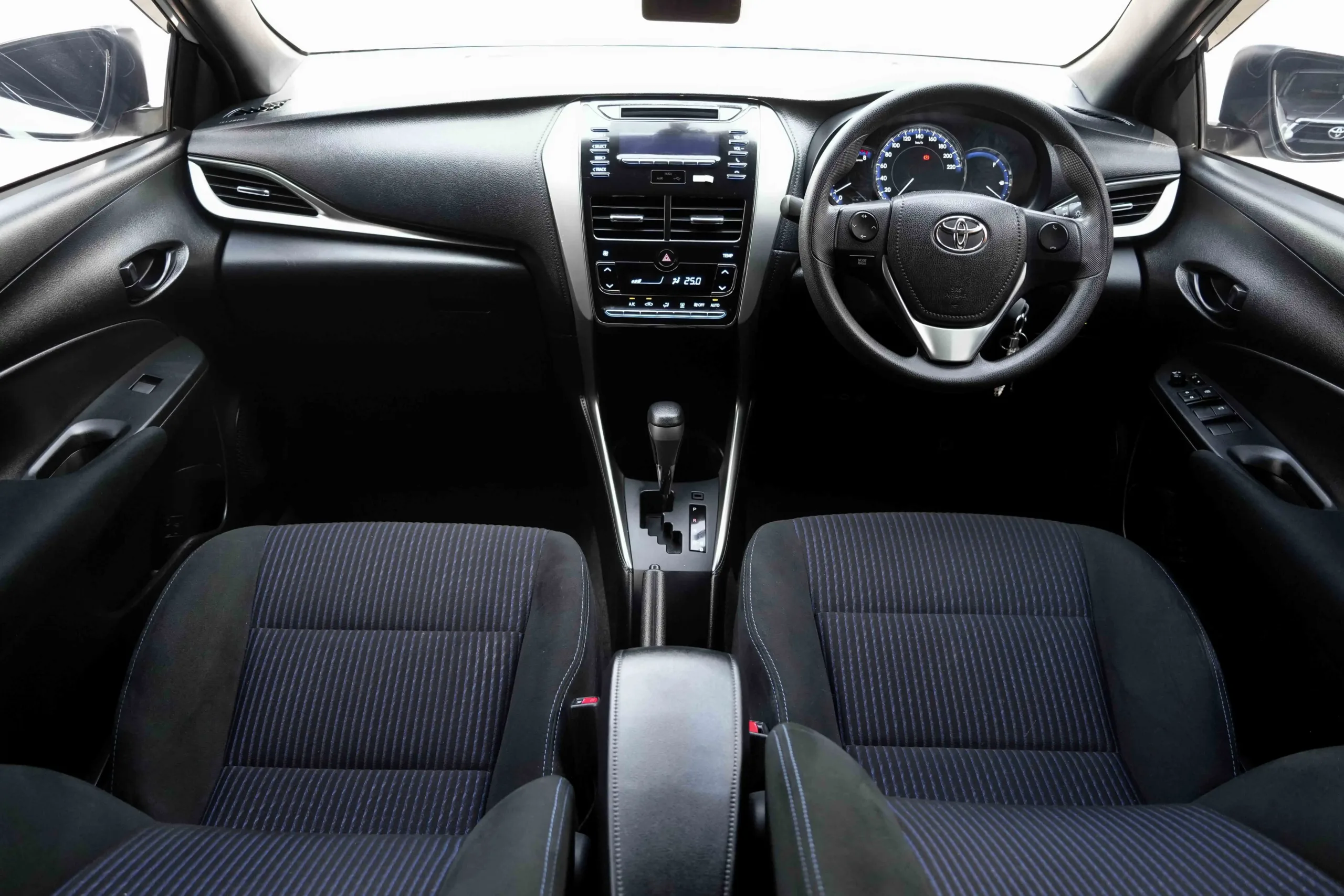 2018 Toyota YARIS 1.2 (ปี 13-17) E Hatchback #7กบ-9975 - Image 11