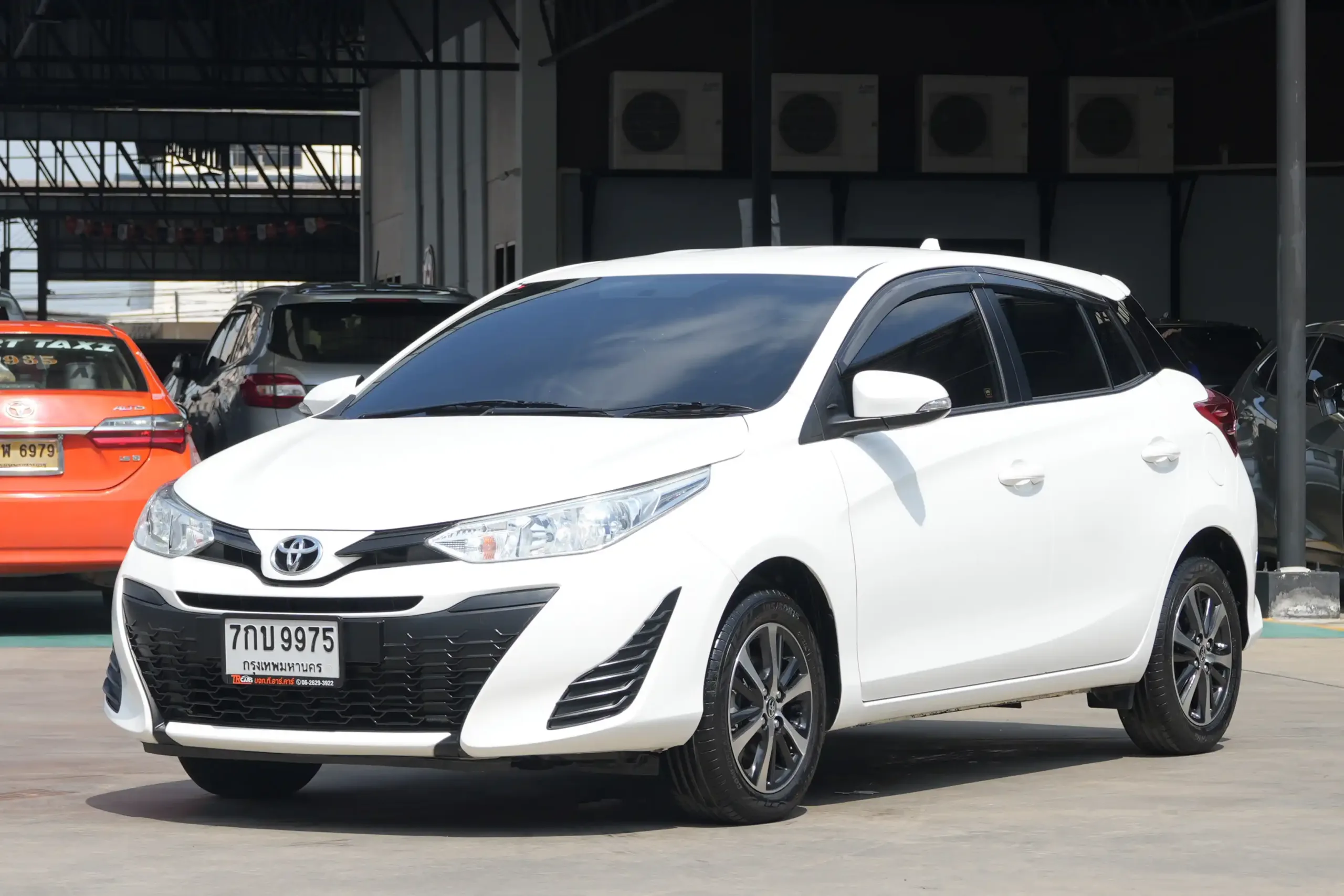 2018 Toyota YARIS 1.2 (ปี 13-17) E Hatchback #7กบ-9975 - Image 2