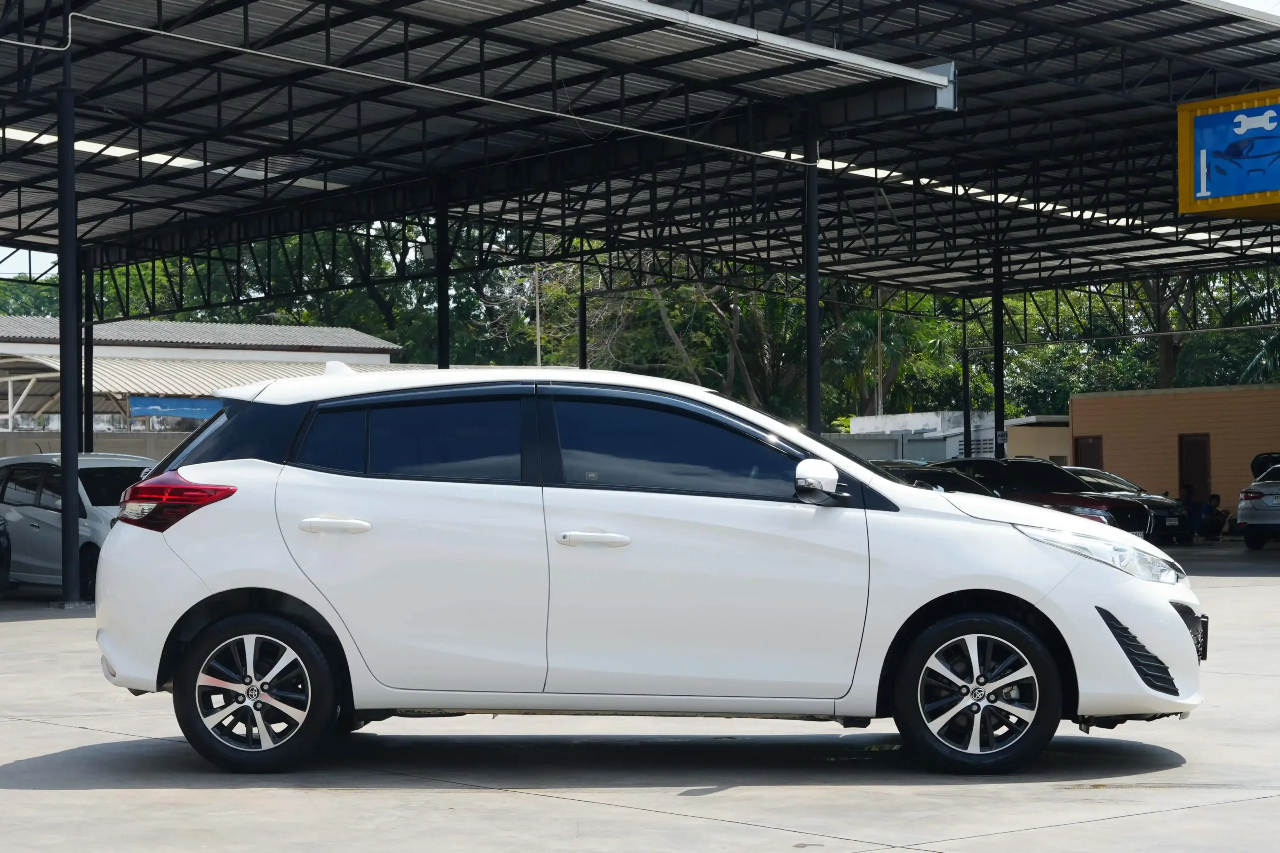 2018 Toyota YARIS 1.2 (ปี 13-17) E Hatchback #7กบ-9975 - Image 8