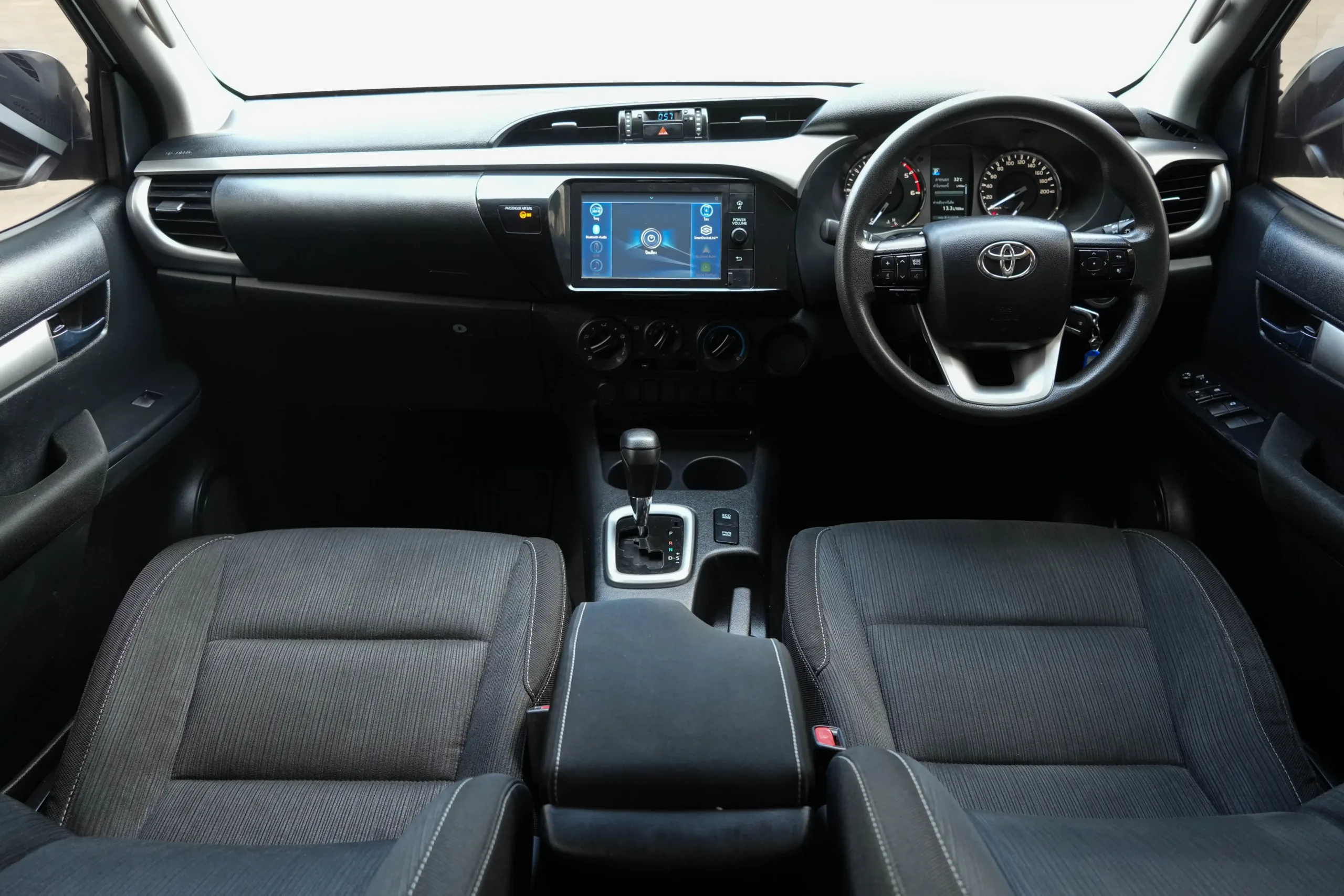 2021 Toyota HILUX REVO 2.4 Double Cab Prerunner Entry Pickup #2ขฉ-2755 - Image 11