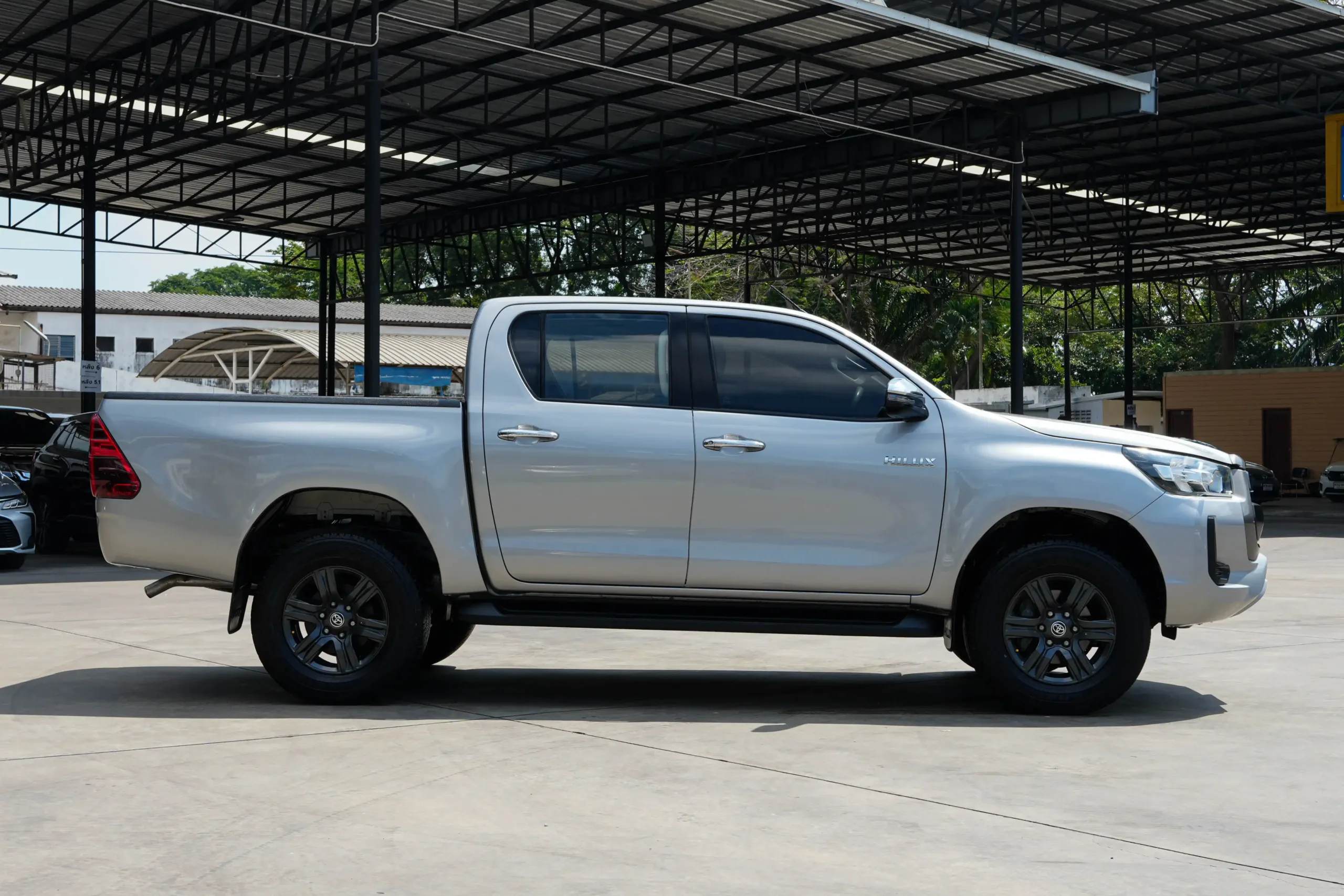 2021 Toyota HILUX REVO 2.4 Double Cab Prerunner Entry Pickup #2ขฉ-2755 - Image 8