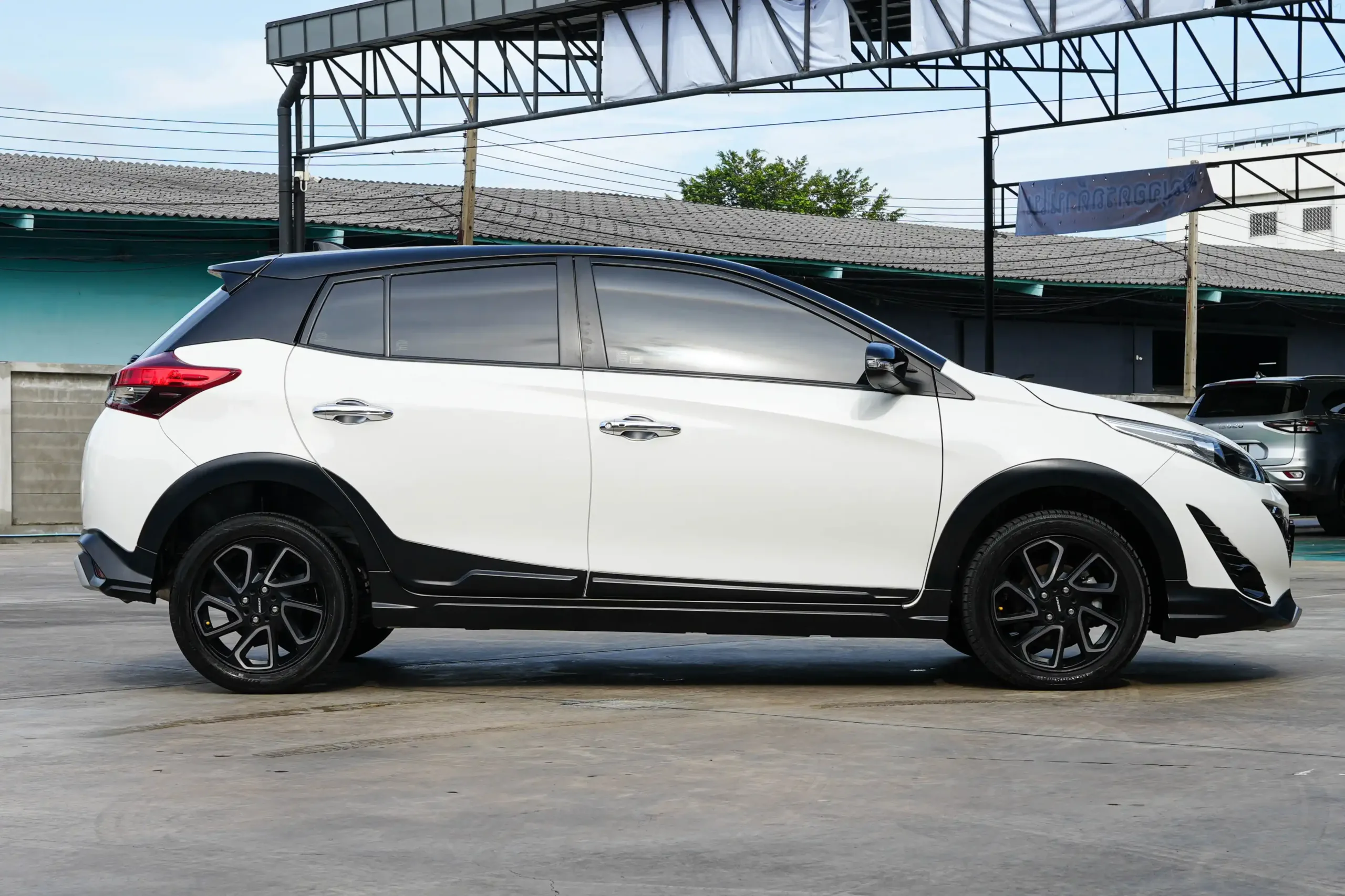 2020 Toyota YARIS 1.2 (ปี 17-25) High Cross Hatchback #9กร-3809 - Image 14