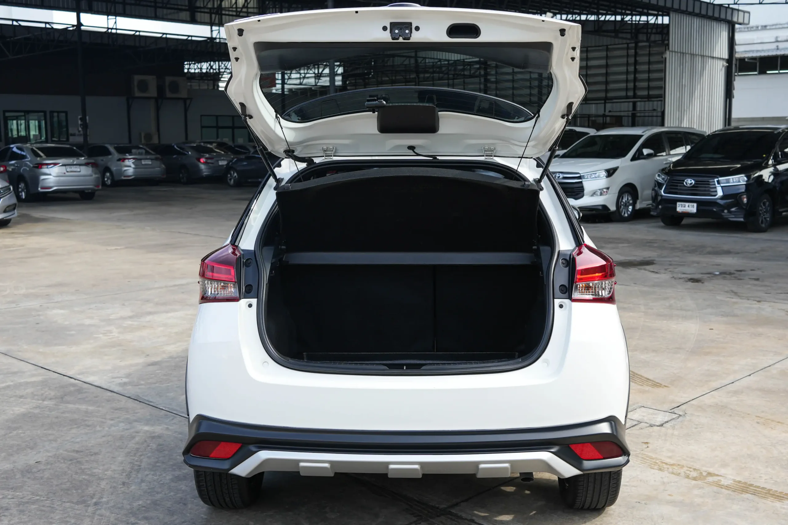 2020 Toyota YARIS 1.2 (ปี 17-25) High Cross Hatchback #9กร-3809 - Image 13