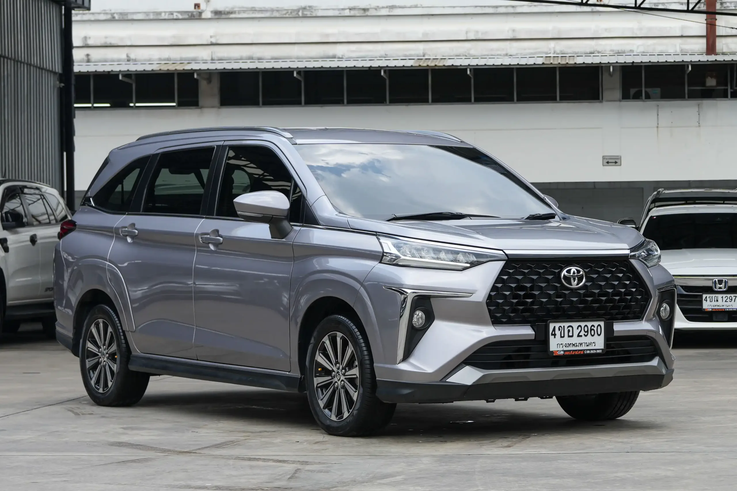 2023 Toyota Veloz 1.5 (ปี 22-30) Smart Wagon #4ขอ-2960 - Image 2