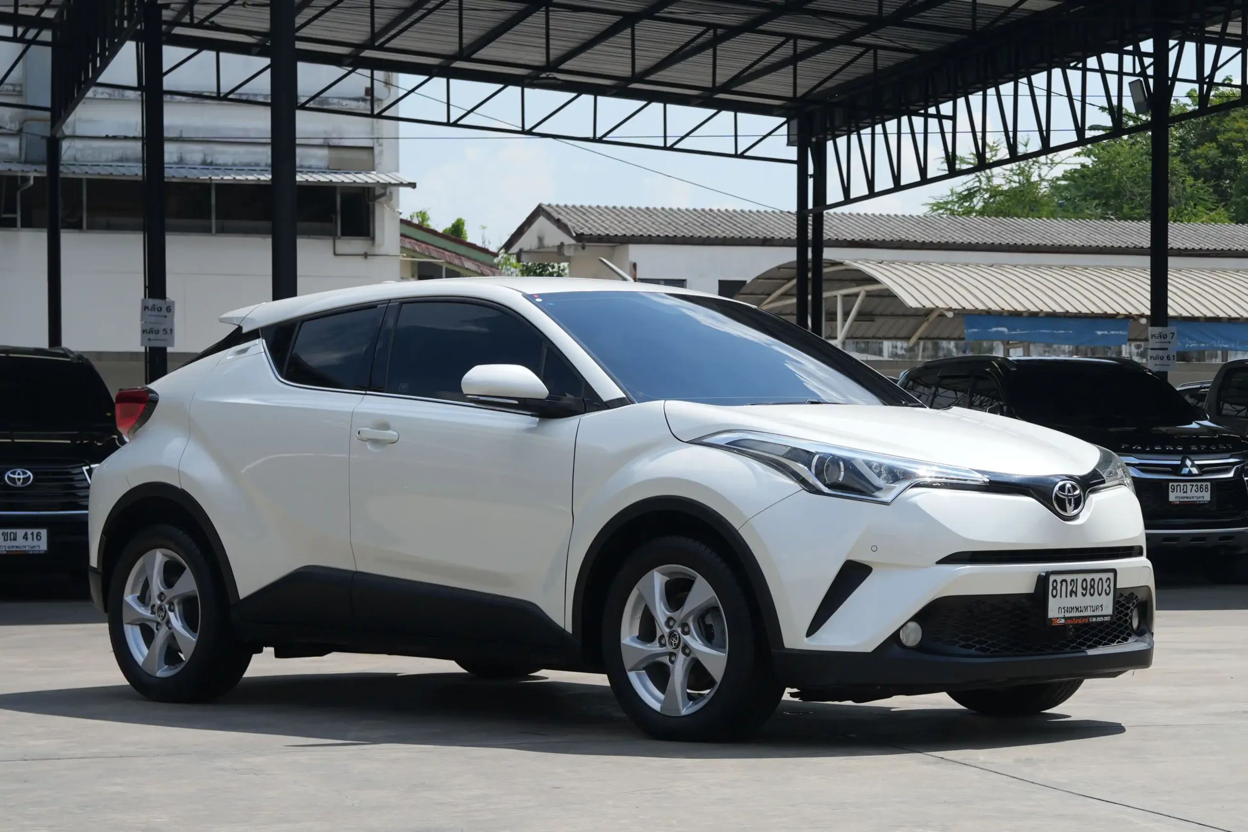 2018 Toyota C-HR 1.8 (ปี 17-23) Mid SUV #8กฆ-9803 - Image 3
