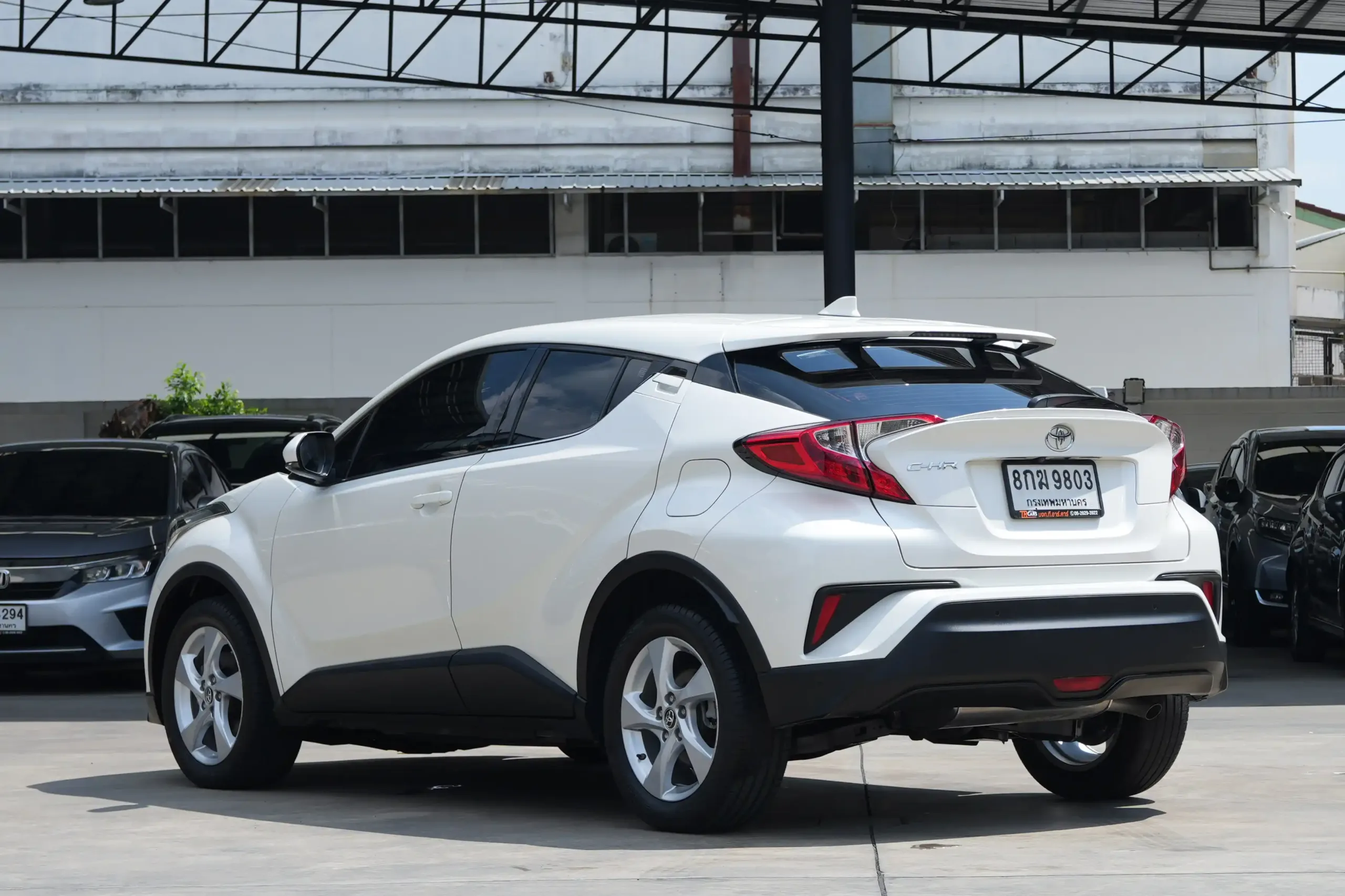 2018 Toyota C-HR 1.8 (ปี 17-23) Mid SUV #8กฆ-9803 - Image 6
