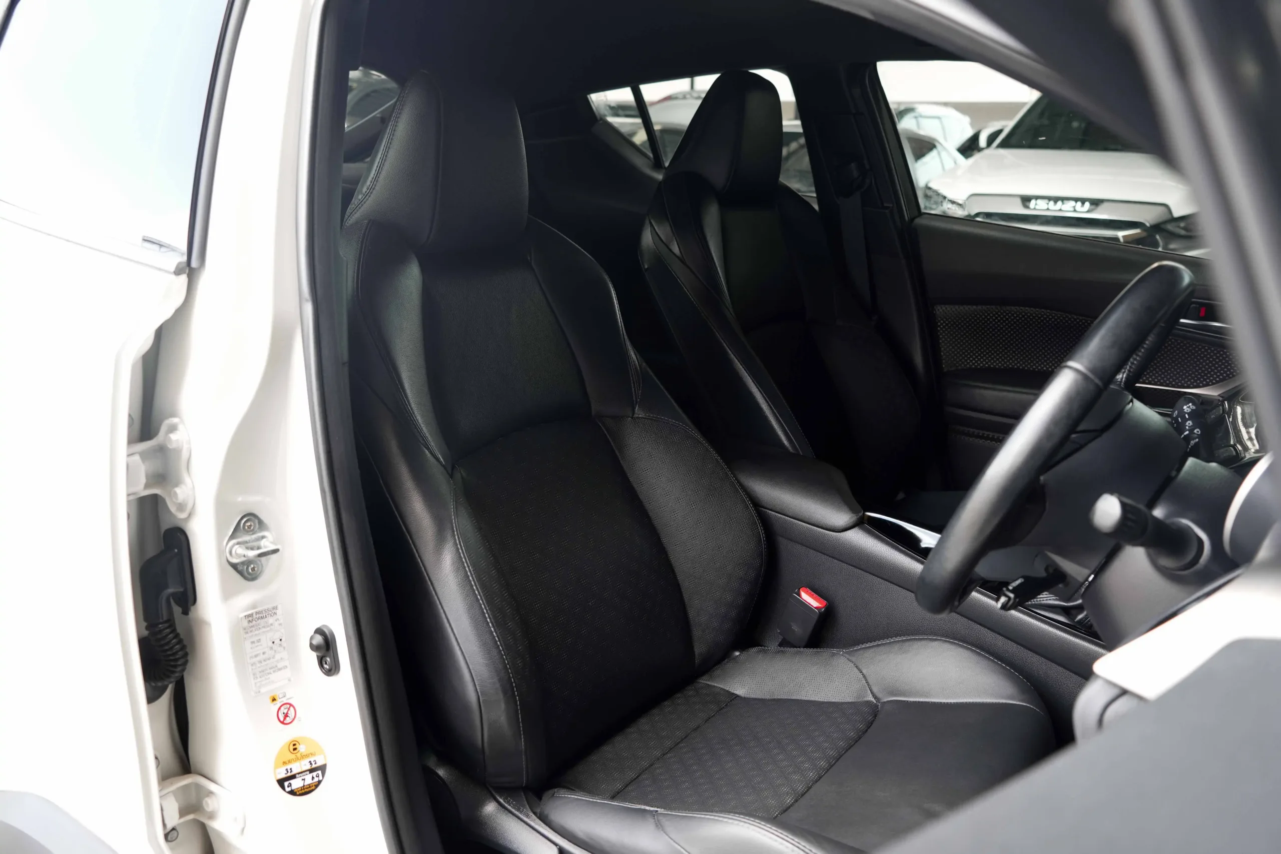 2018 Toyota C-HR 1.8 (ปี 17-23) Mid SUV #8กฆ-9803 - Image 17