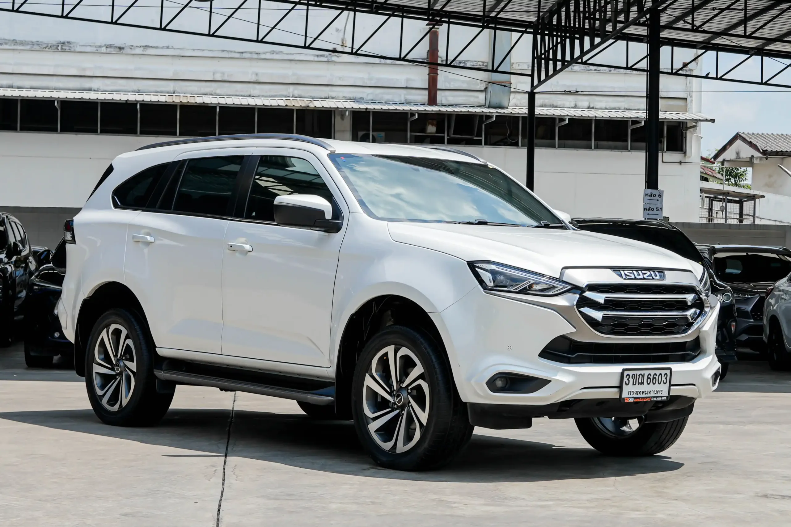 2022 Isuzu MU-X 3.0 (ปี 20-26) Ultimate SUV #3ขฌ-6603 - Image 3
