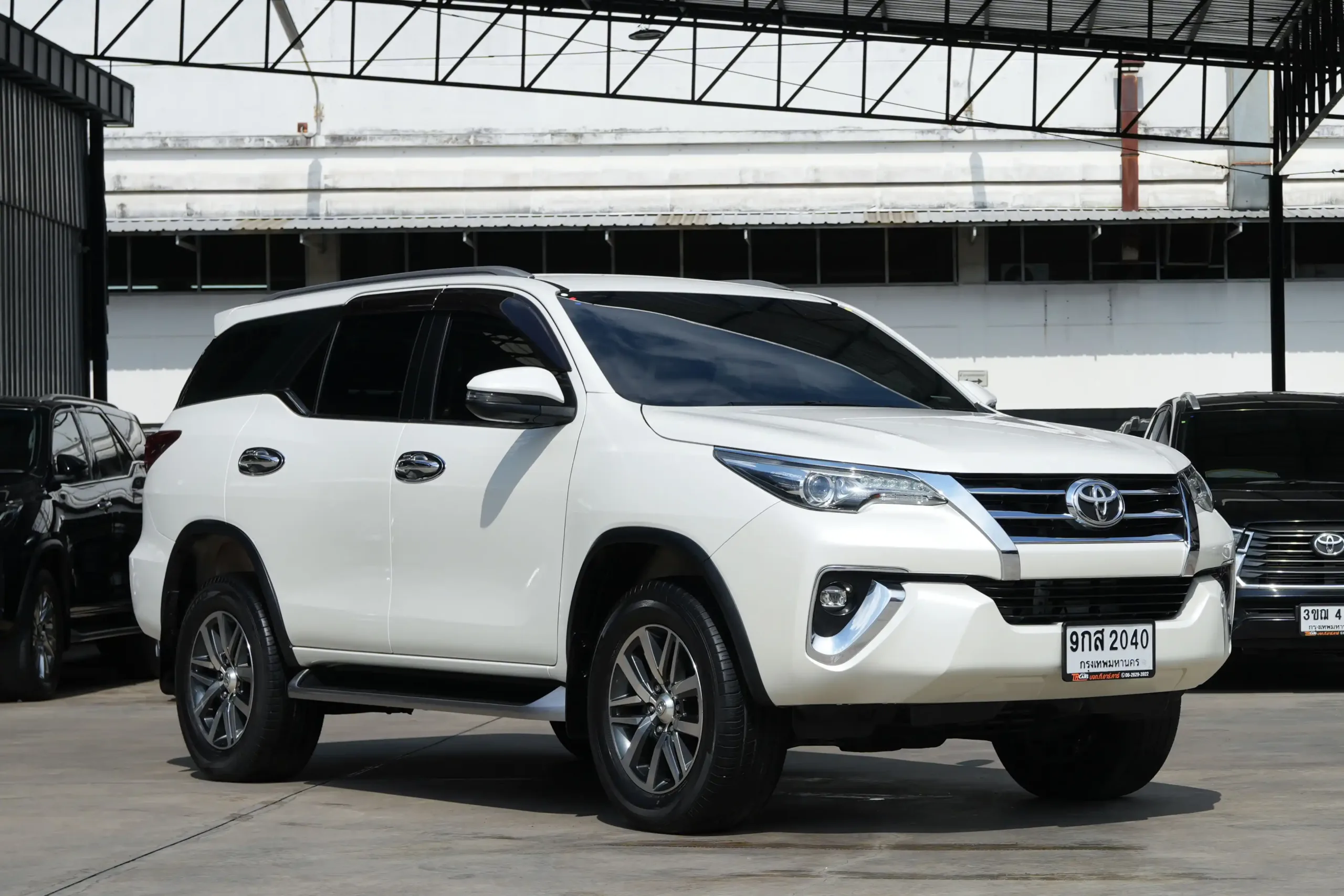 2020 Toyota FORTUNER 2.4 (ปี 15-25) V SUV #9กส-2040 - Image 3