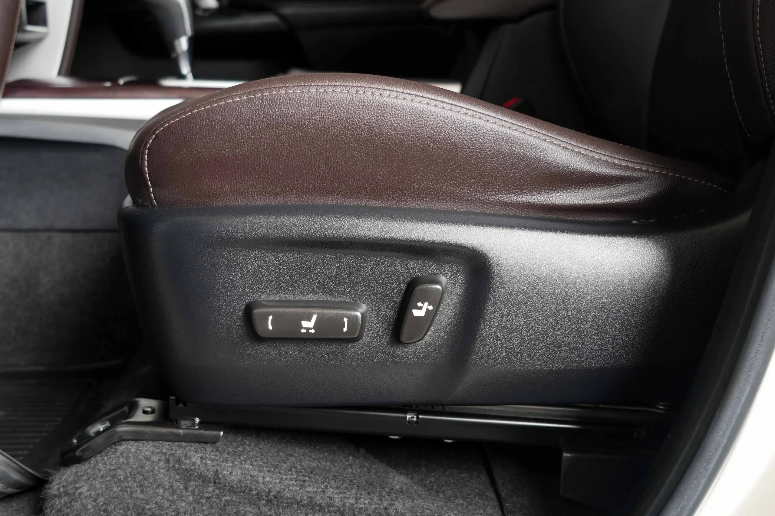 2020 Toyota FORTUNER 2.4 (ปี 15-25) V SUV #9กส-2040 - Image 19