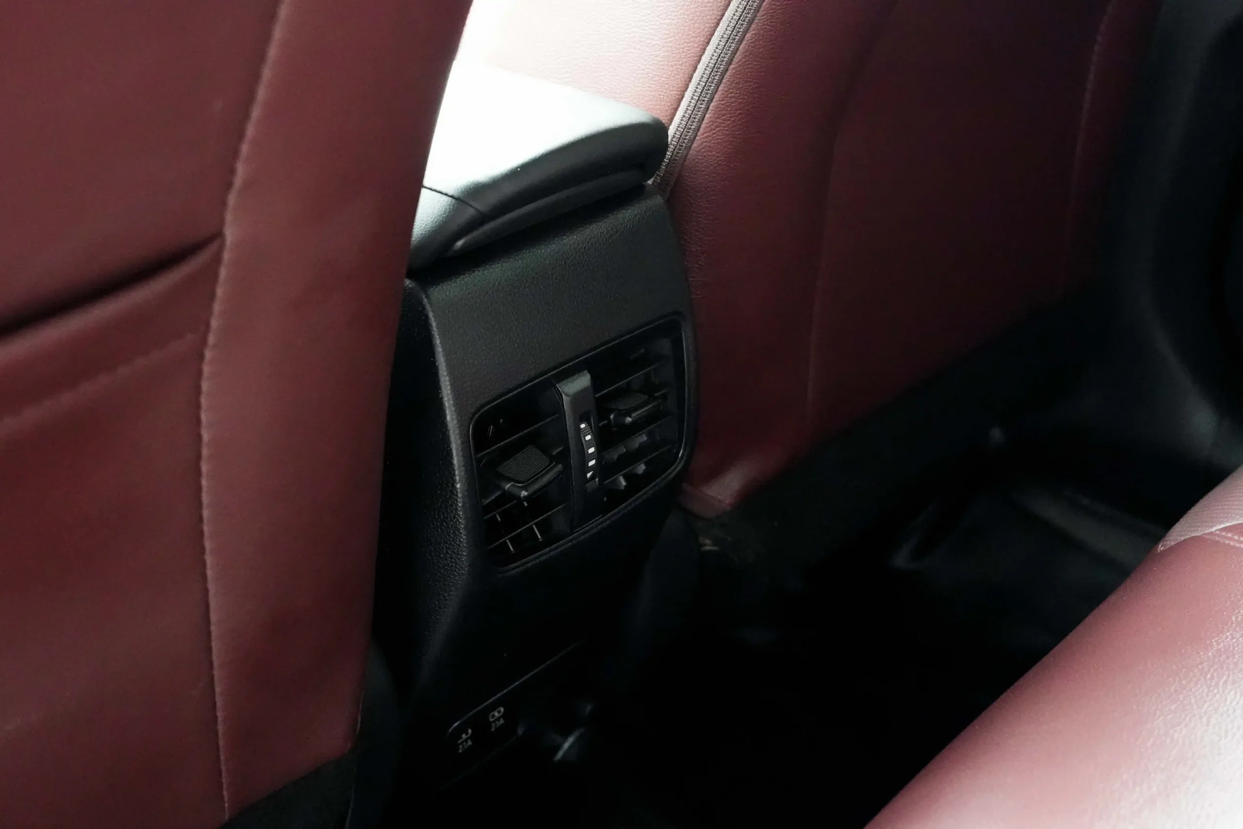 2021 Toyota Corolla Cross 1.8 (ปี 20-26) Hybrid Premium SUV #2ขฒ-8671 - Image 18