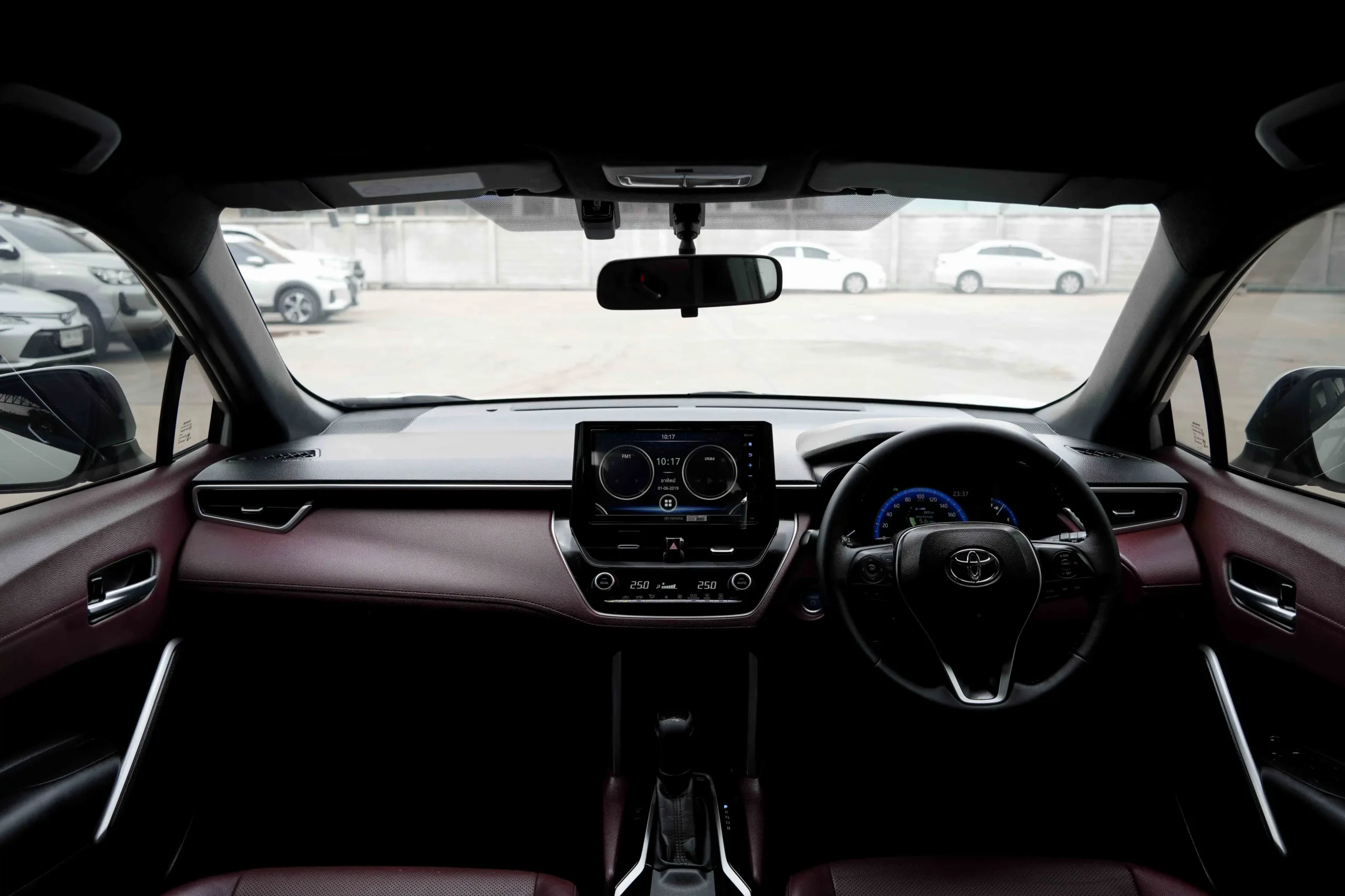2021 Toyota Corolla Cross 1.8 (ปี 20-26) Hybrid Premium SUV #2ขฒ-8671 - Image 11